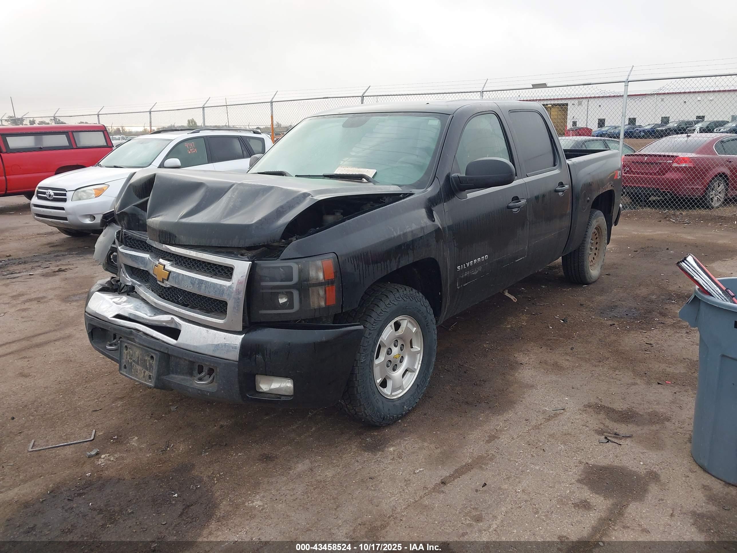 CHEVROLET SILVERADO image 2