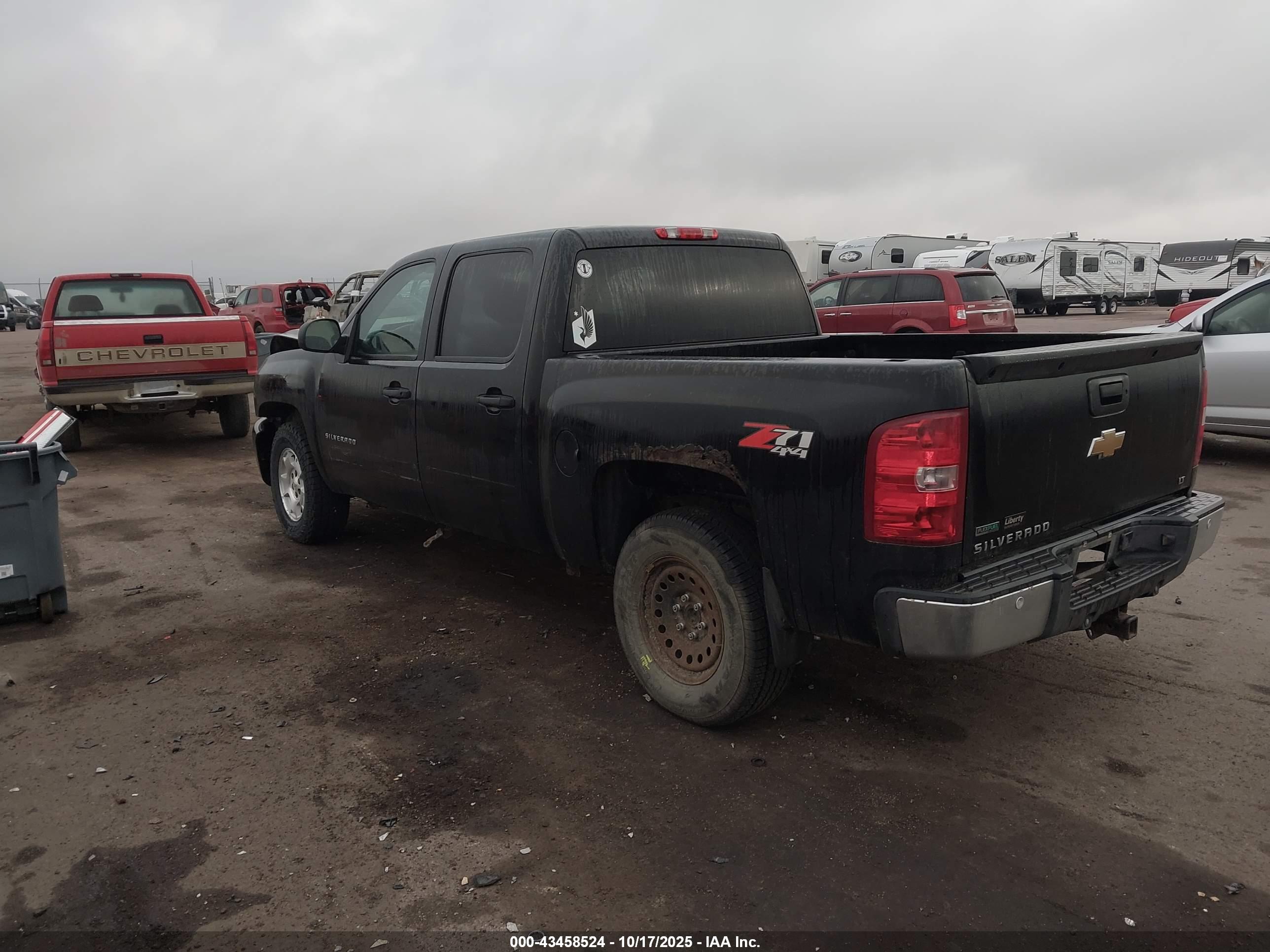 CHEVROLET SILVERADO image 3