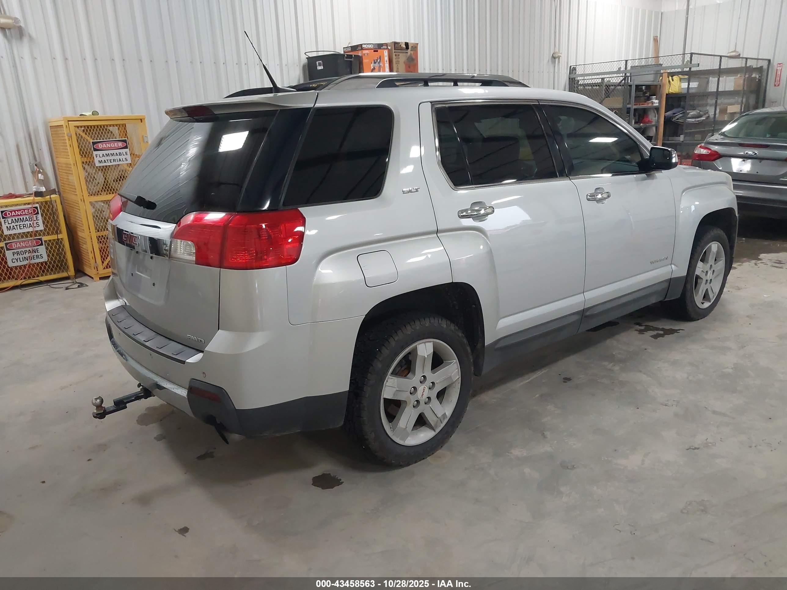 GMC TERRAIN image 4
