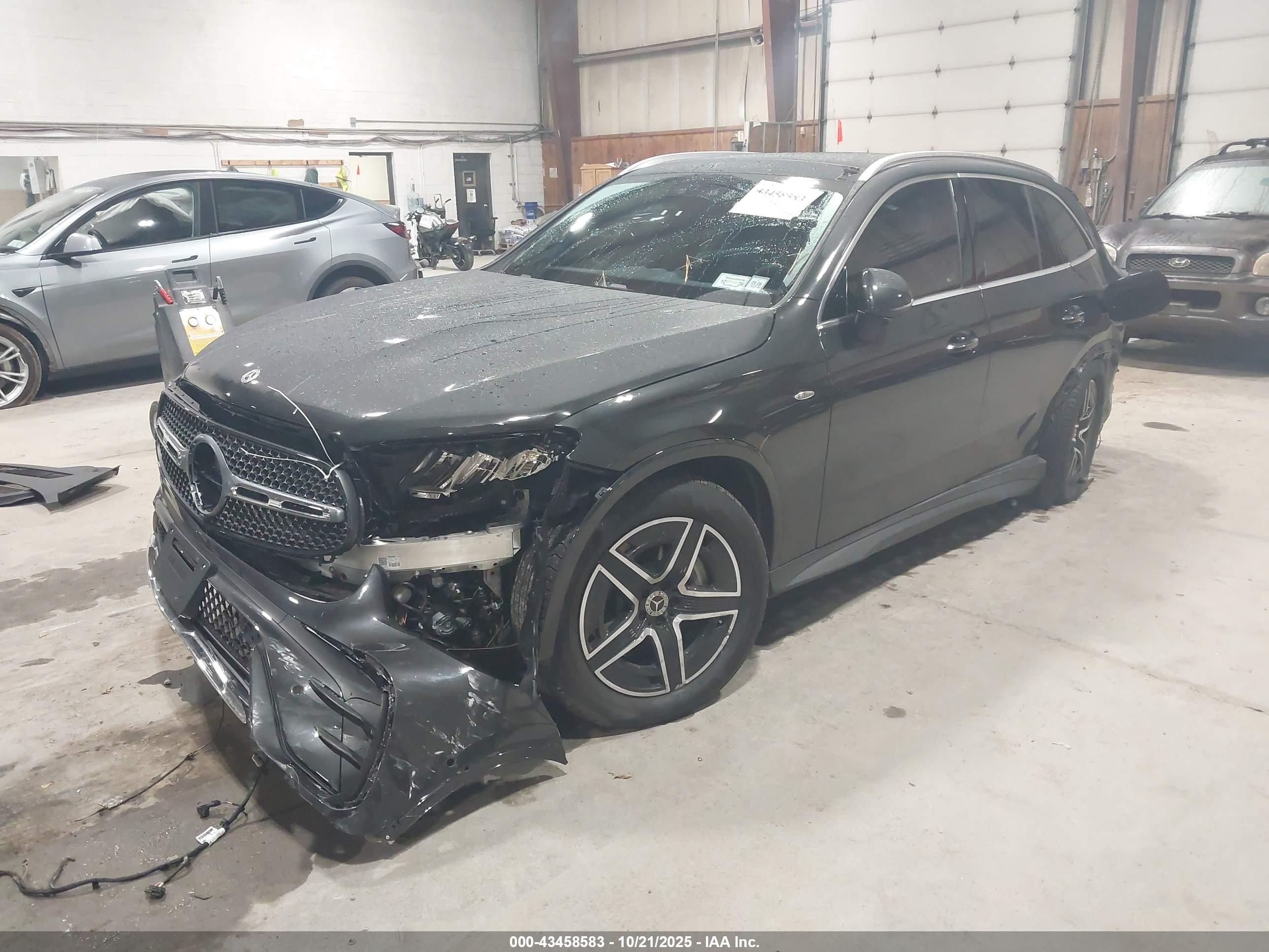 MERCEDES-BENZ GLC image 2