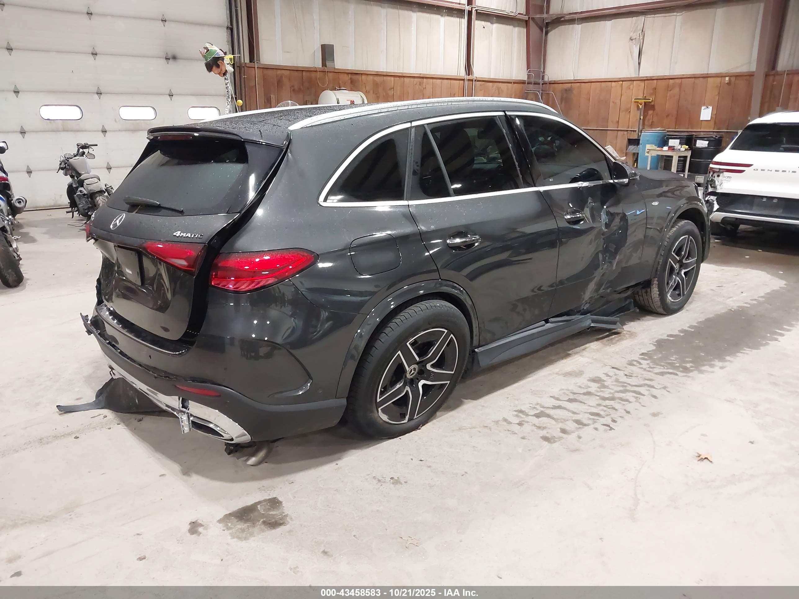 MERCEDES-BENZ GLC image 4