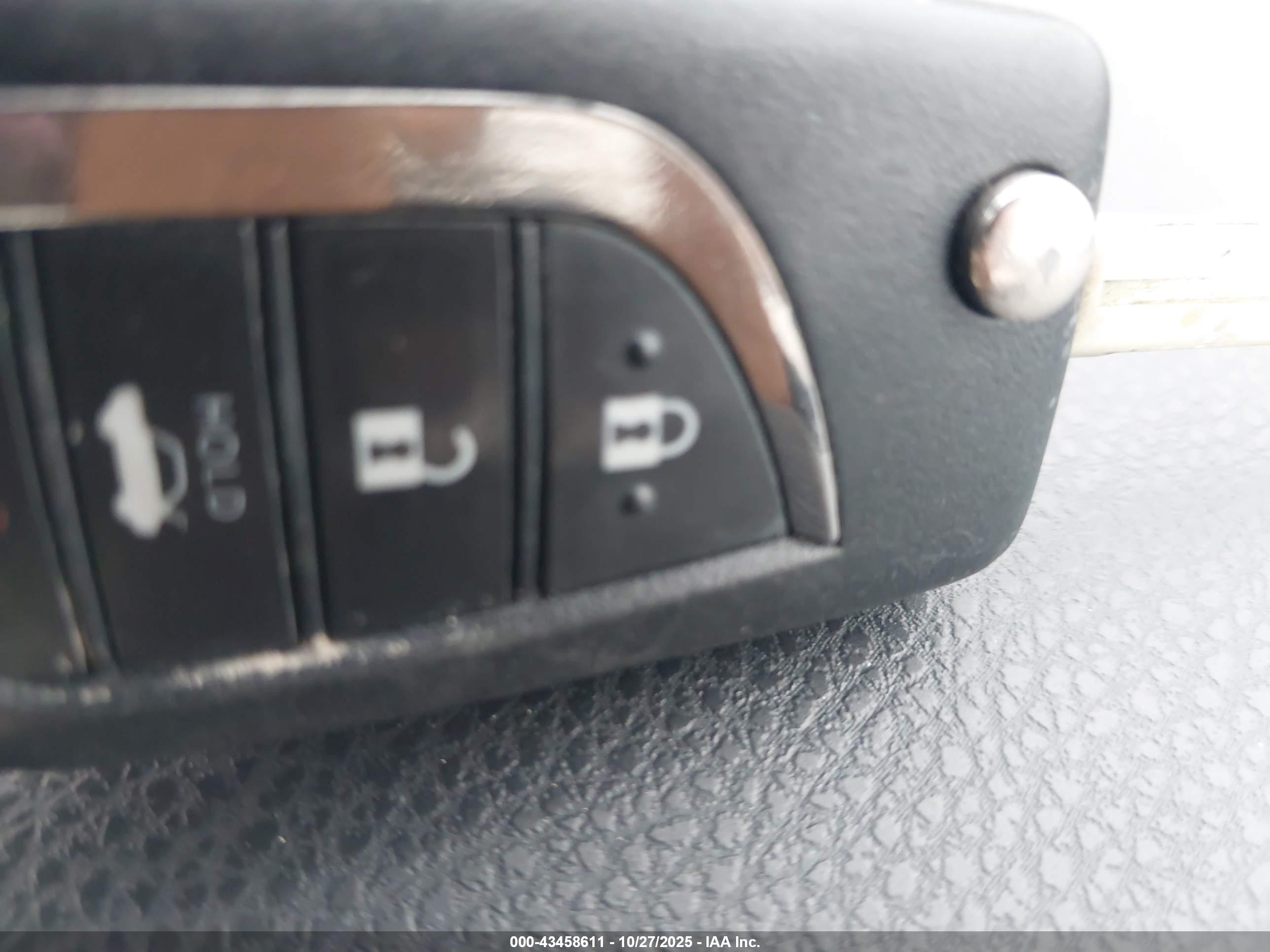TOYOTA CAMRY image 11
