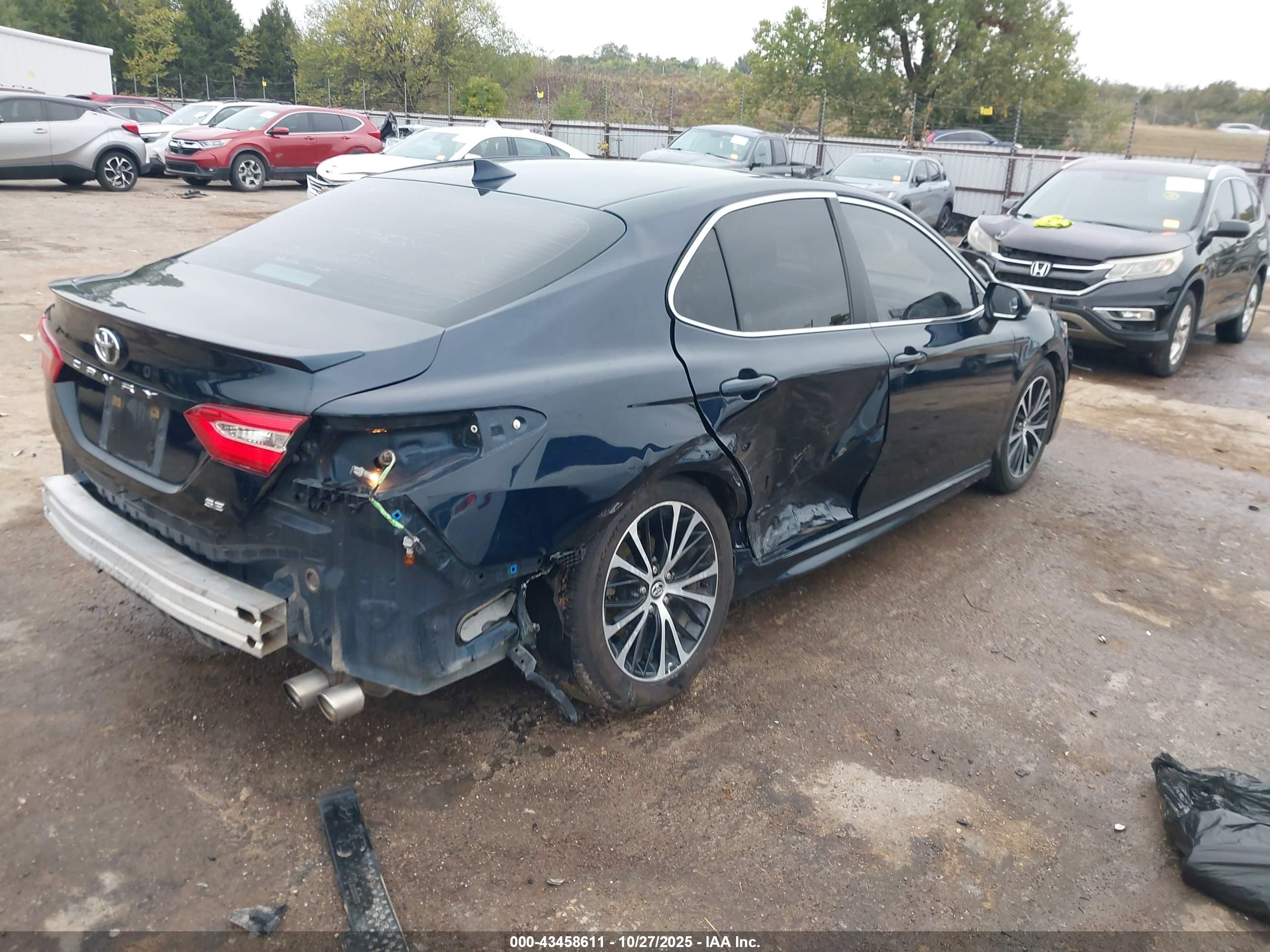 TOYOTA CAMRY image 4