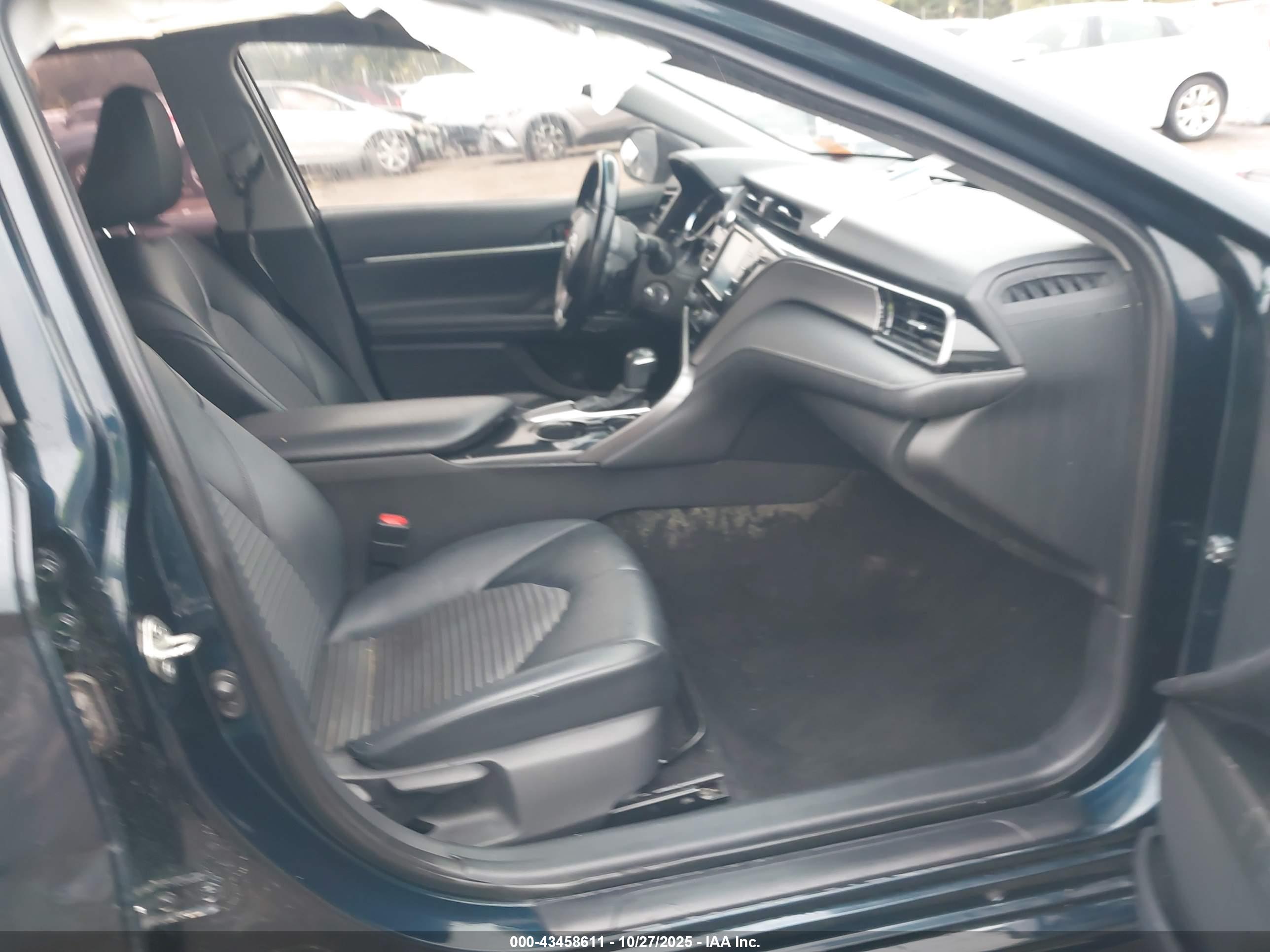 TOYOTA CAMRY image 5