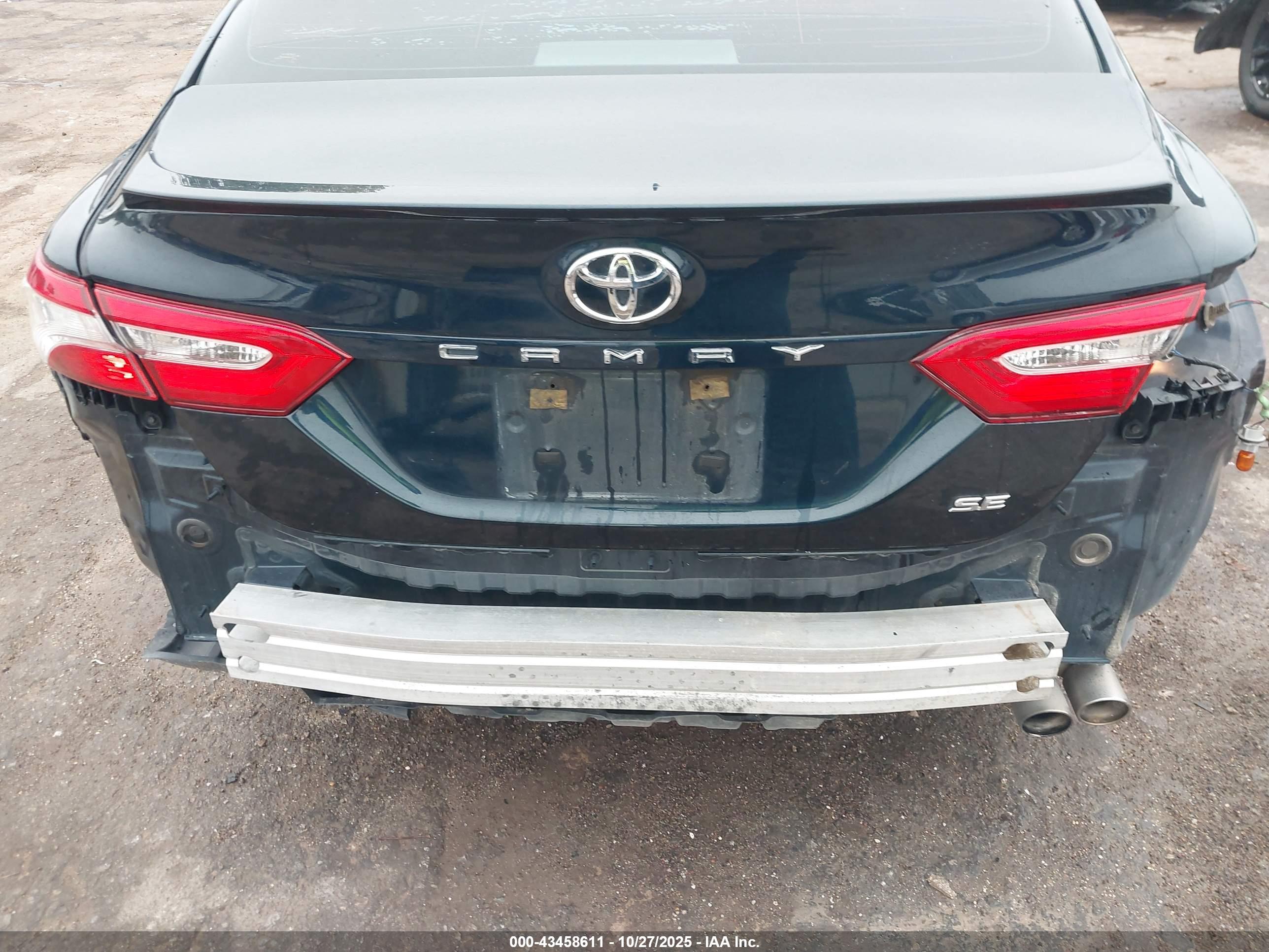 TOYOTA CAMRY image 6