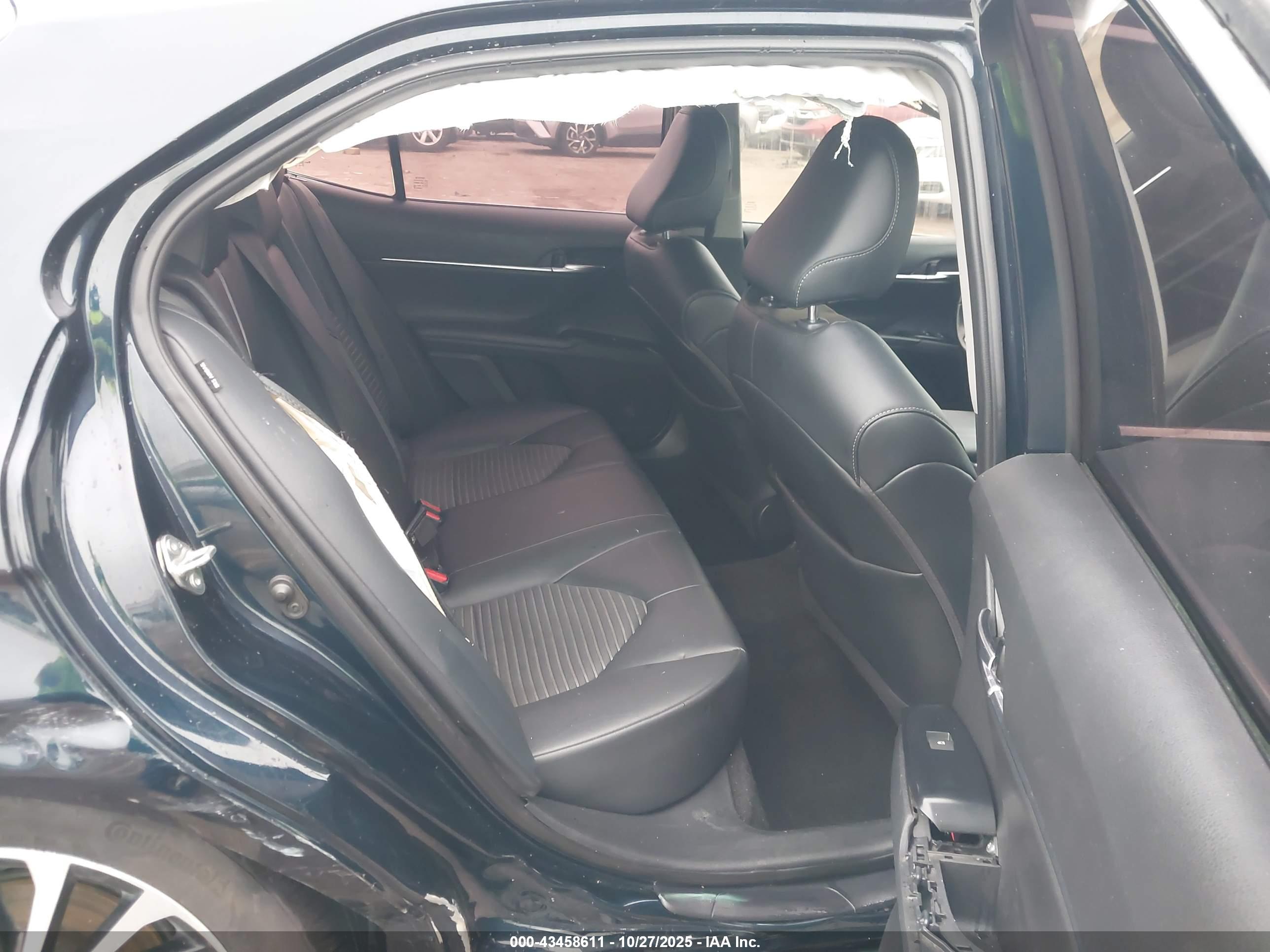 TOYOTA CAMRY image 8