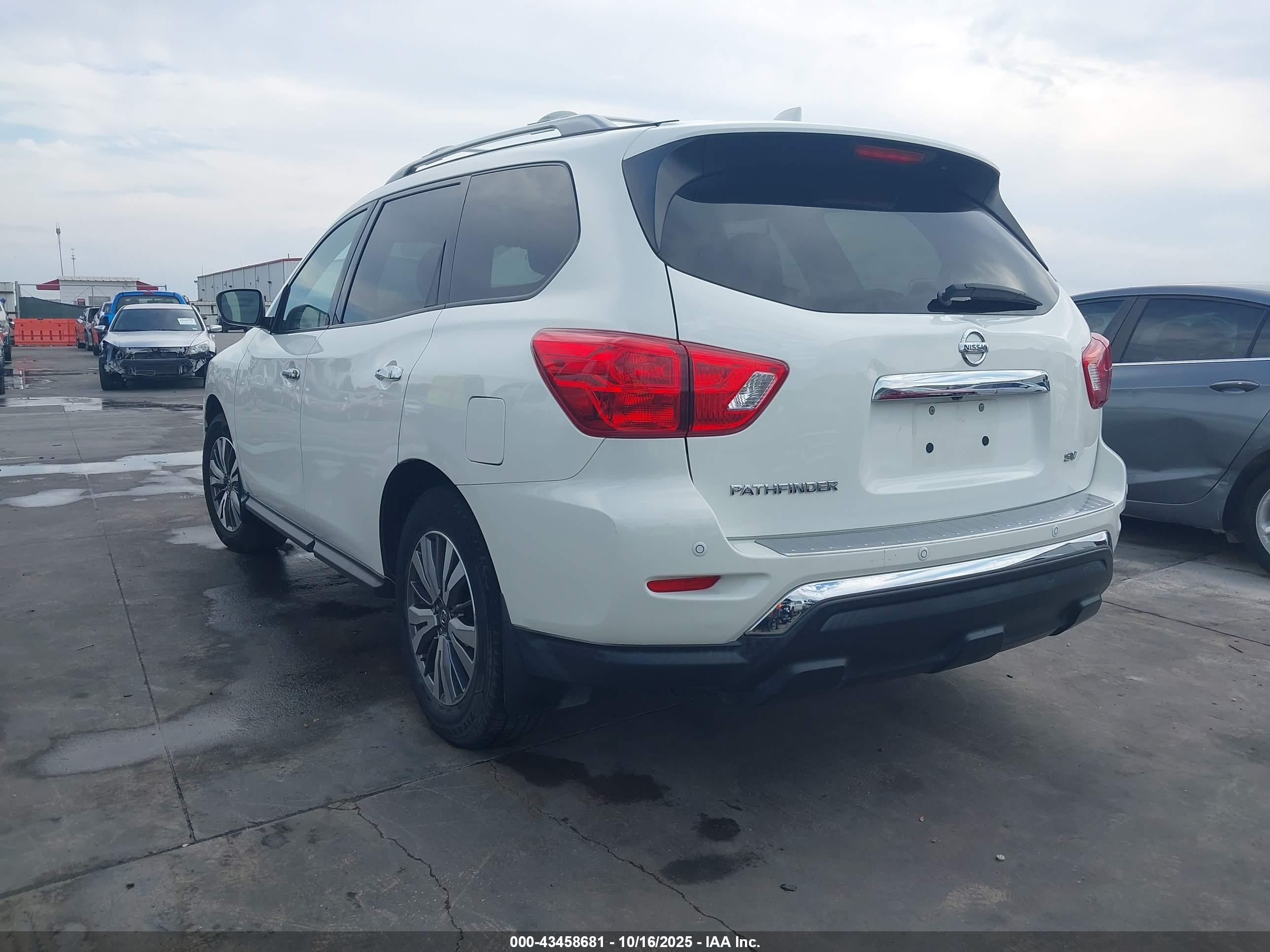 NISSAN PATHFINDER image 3