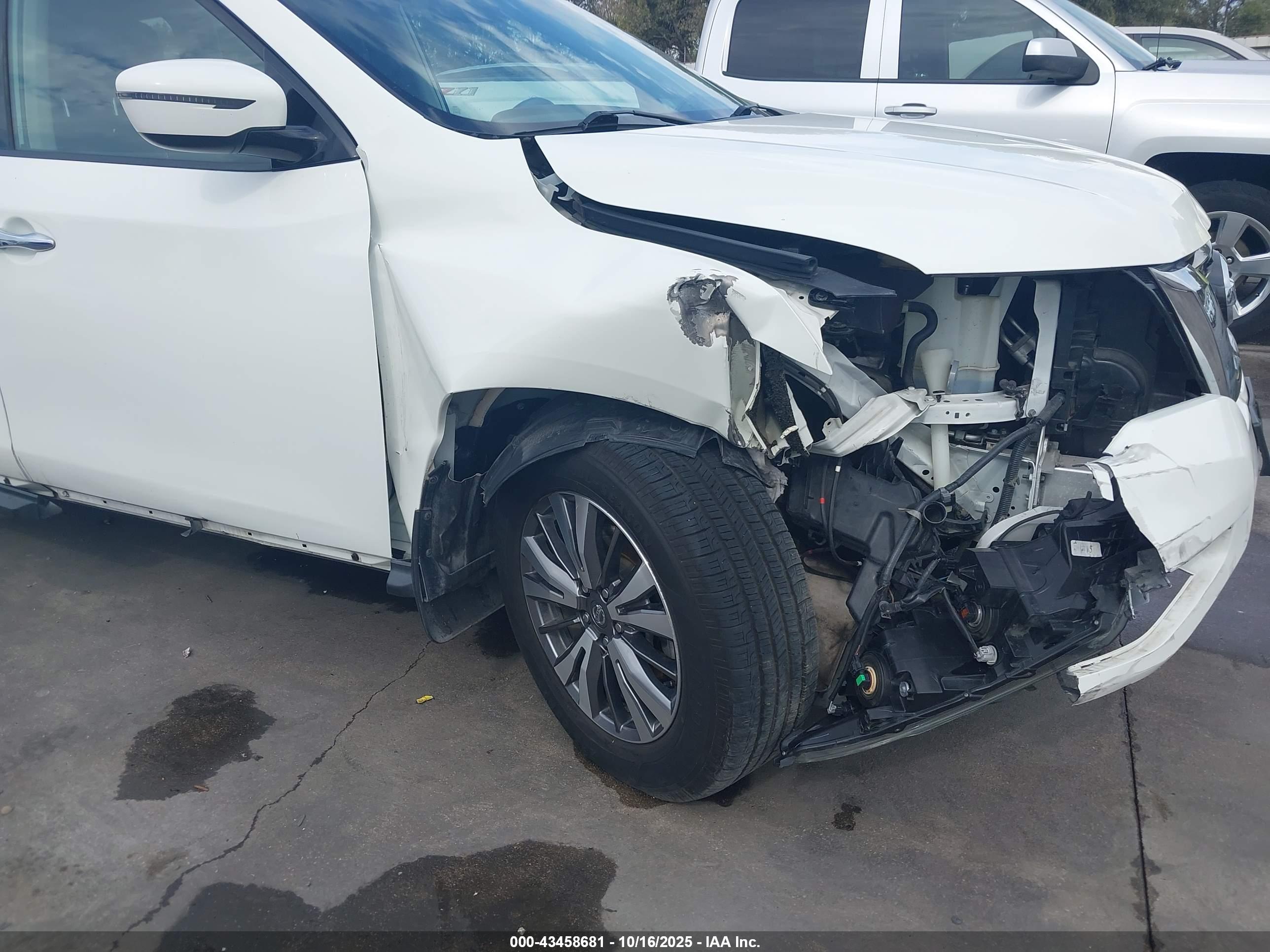 NISSAN PATHFINDER image 6