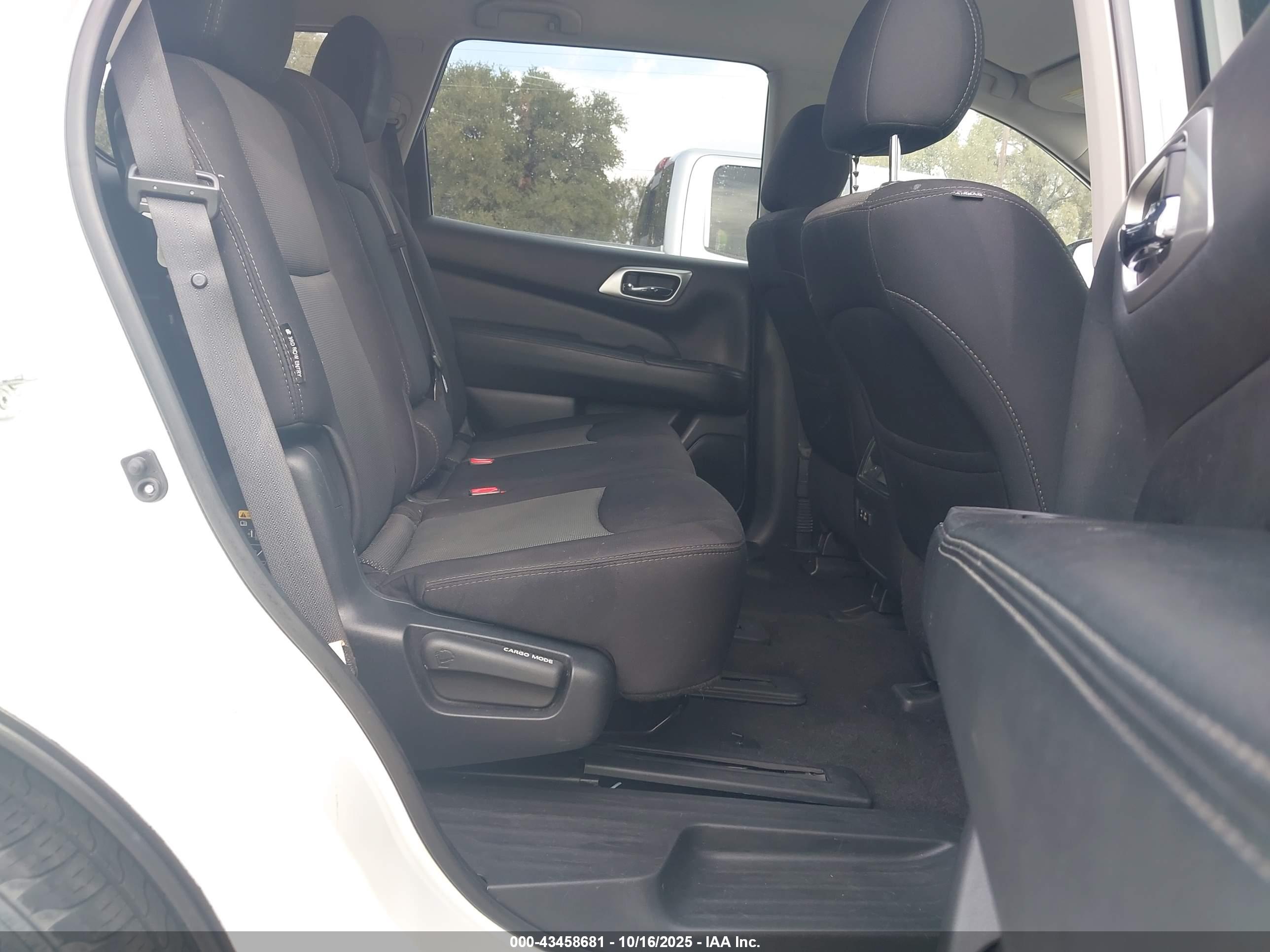 NISSAN PATHFINDER image 8