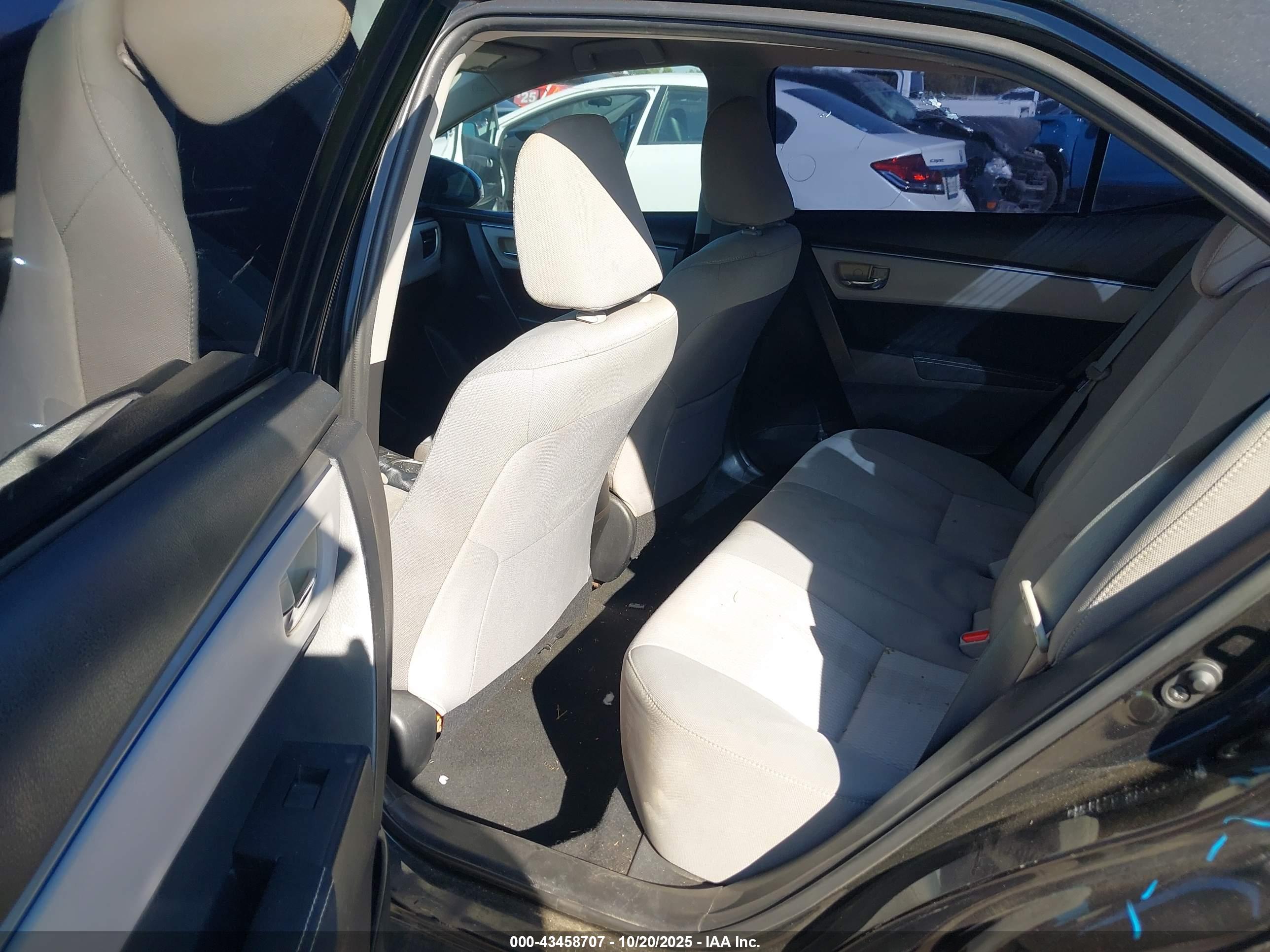 TOYOTA COROLLA image 8
