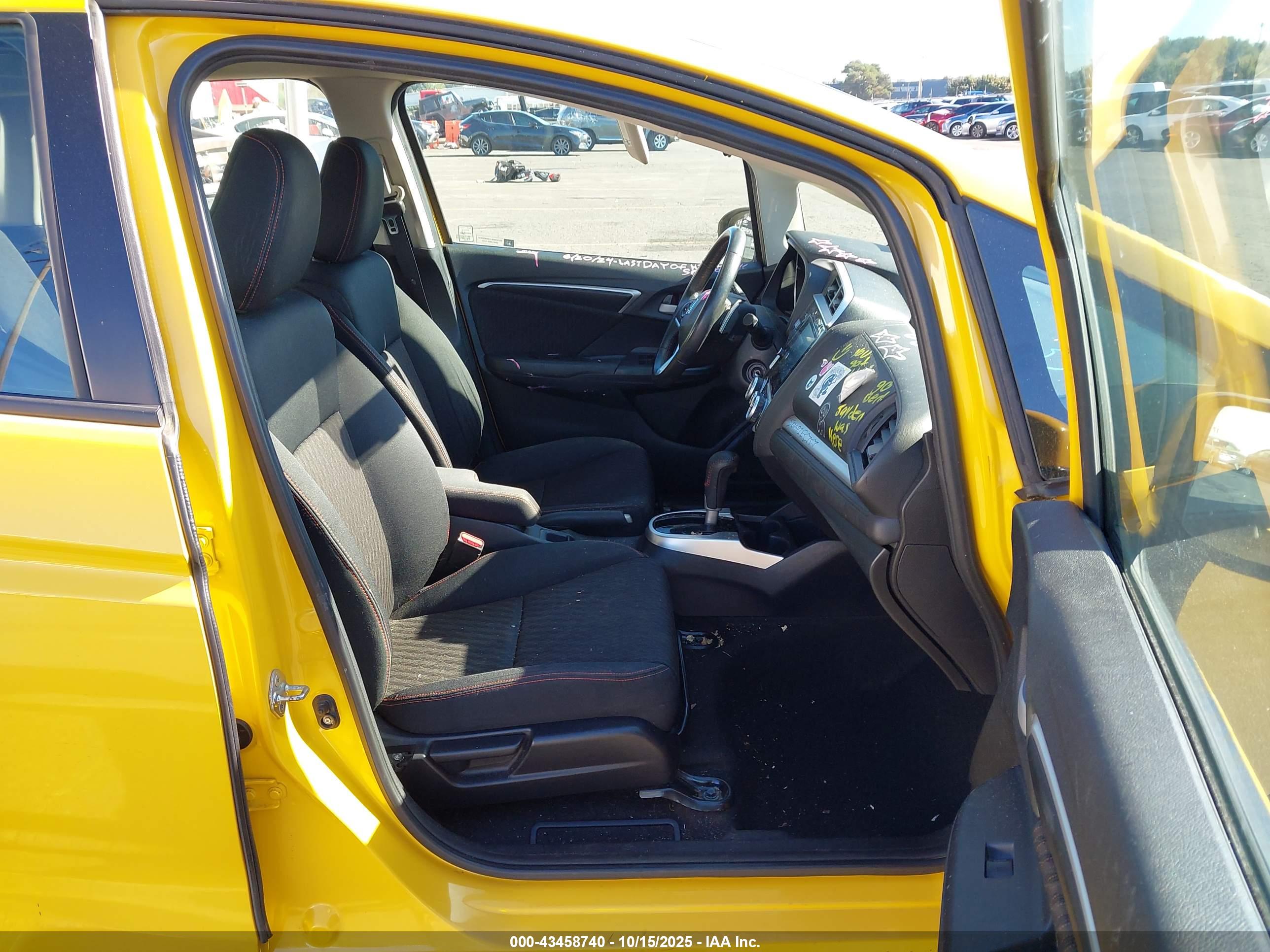 HONDA FIT image 5