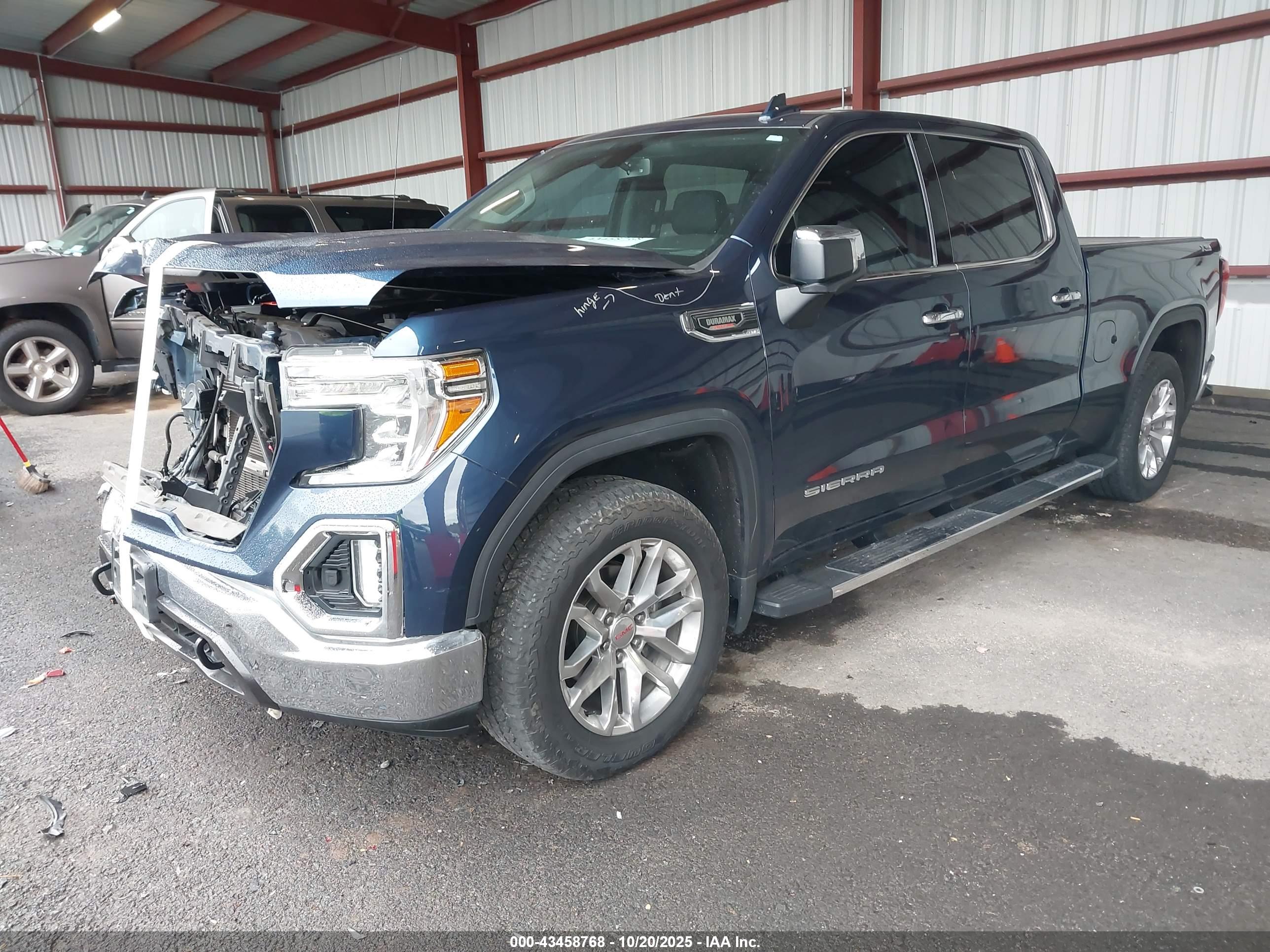 GMC SIERRA image 2