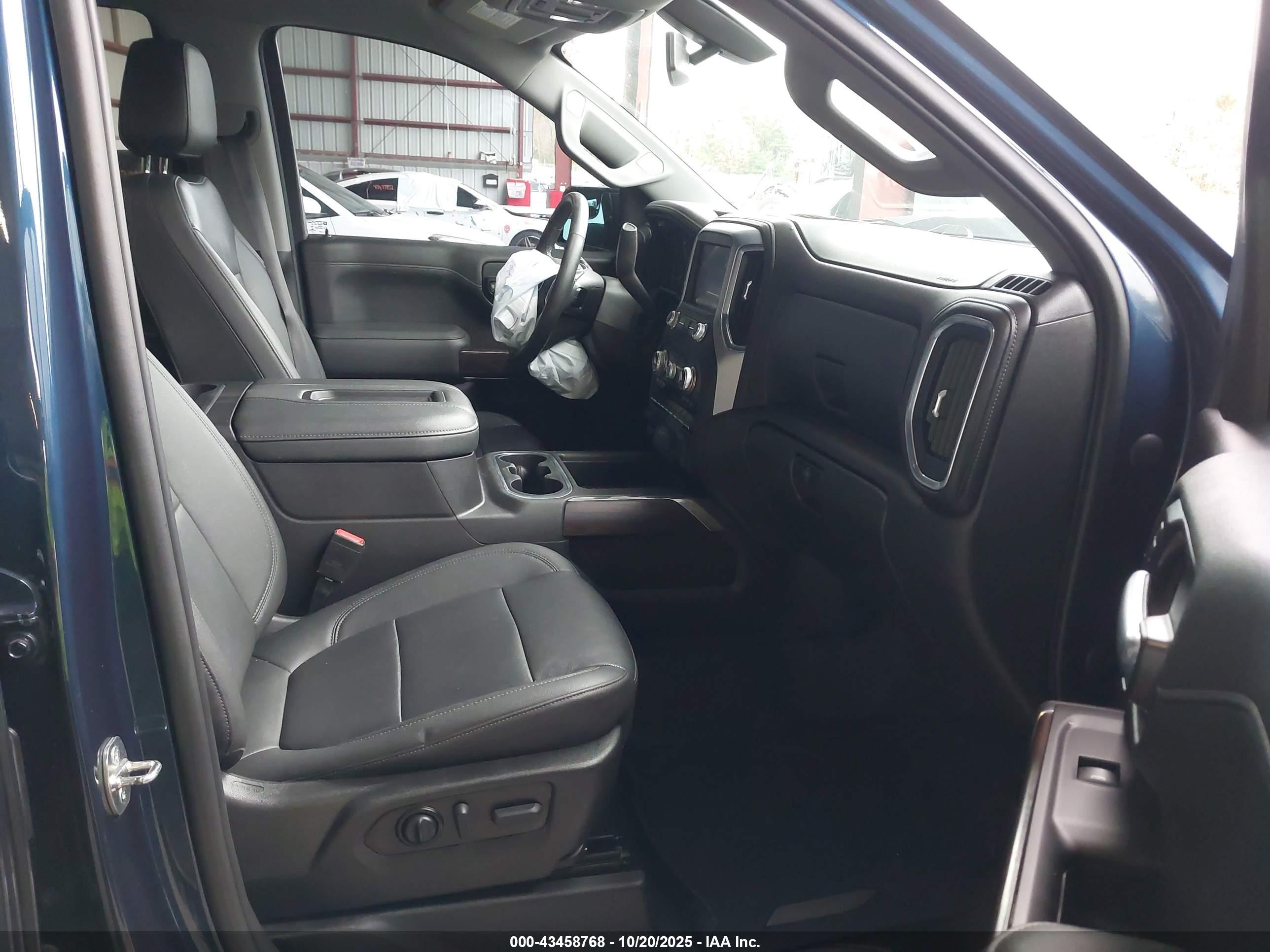 GMC SIERRA image 5