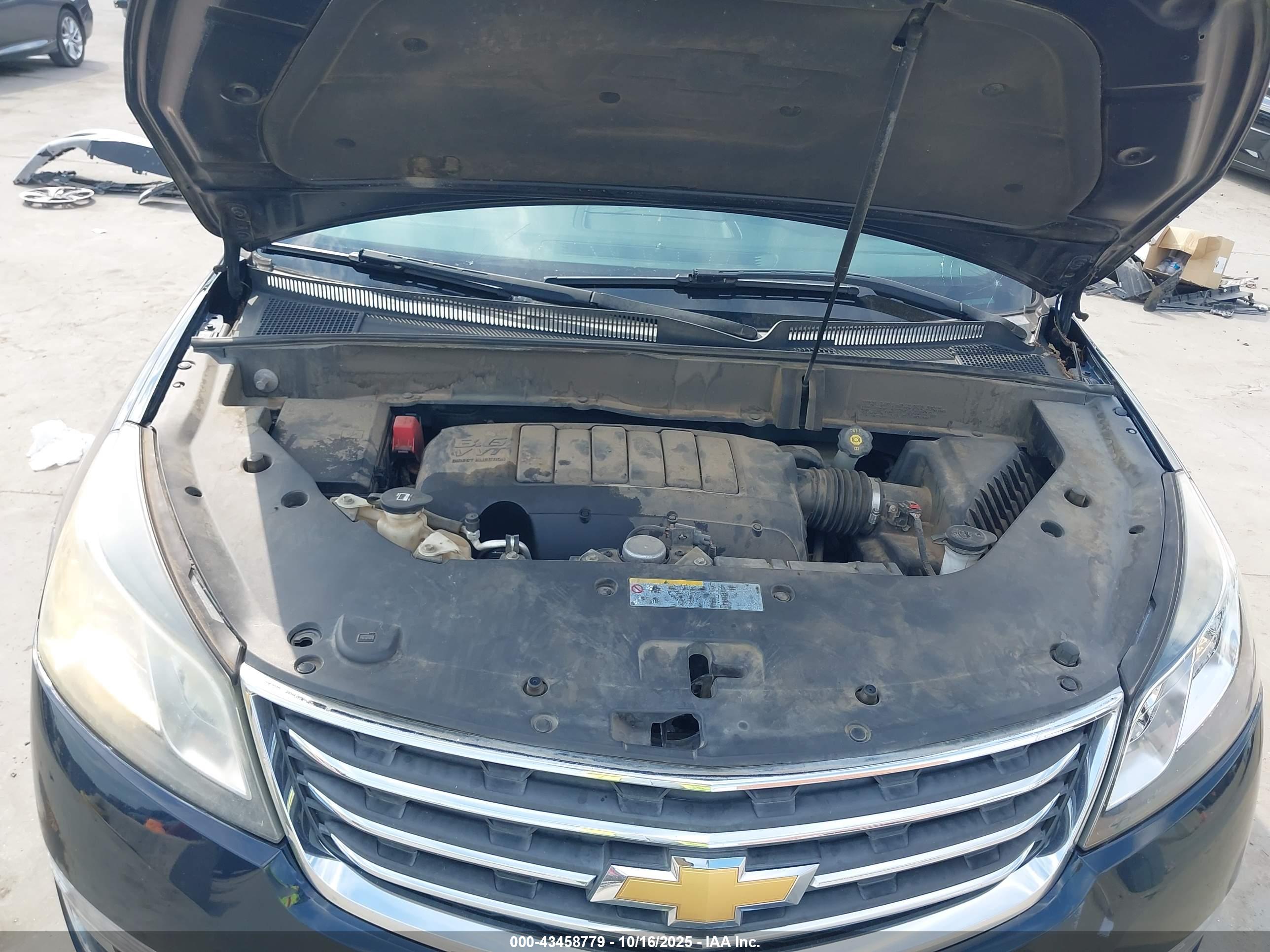 CHEVROLET TRAVERSE image 10
