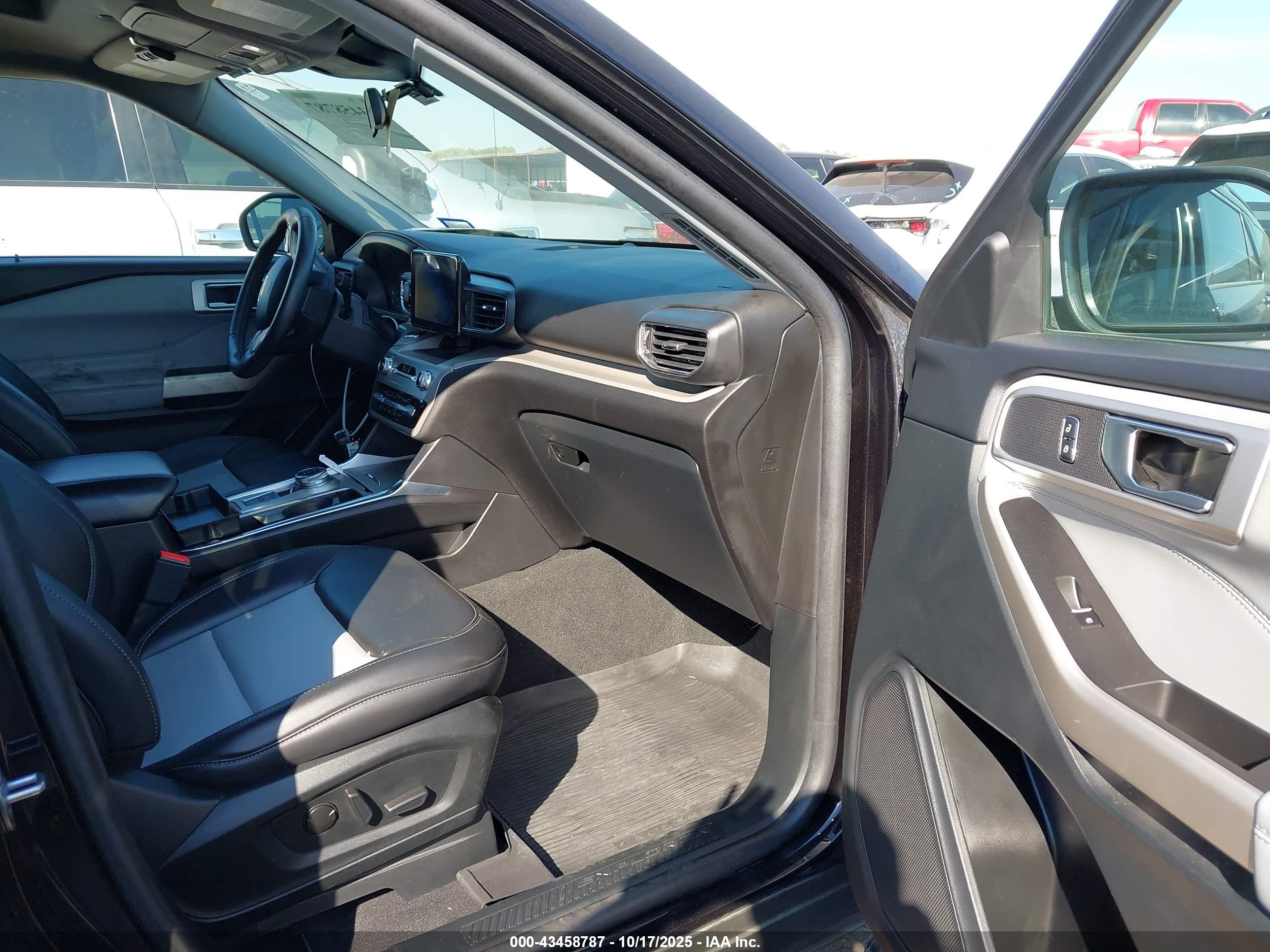 FORD EXPLORER image 5