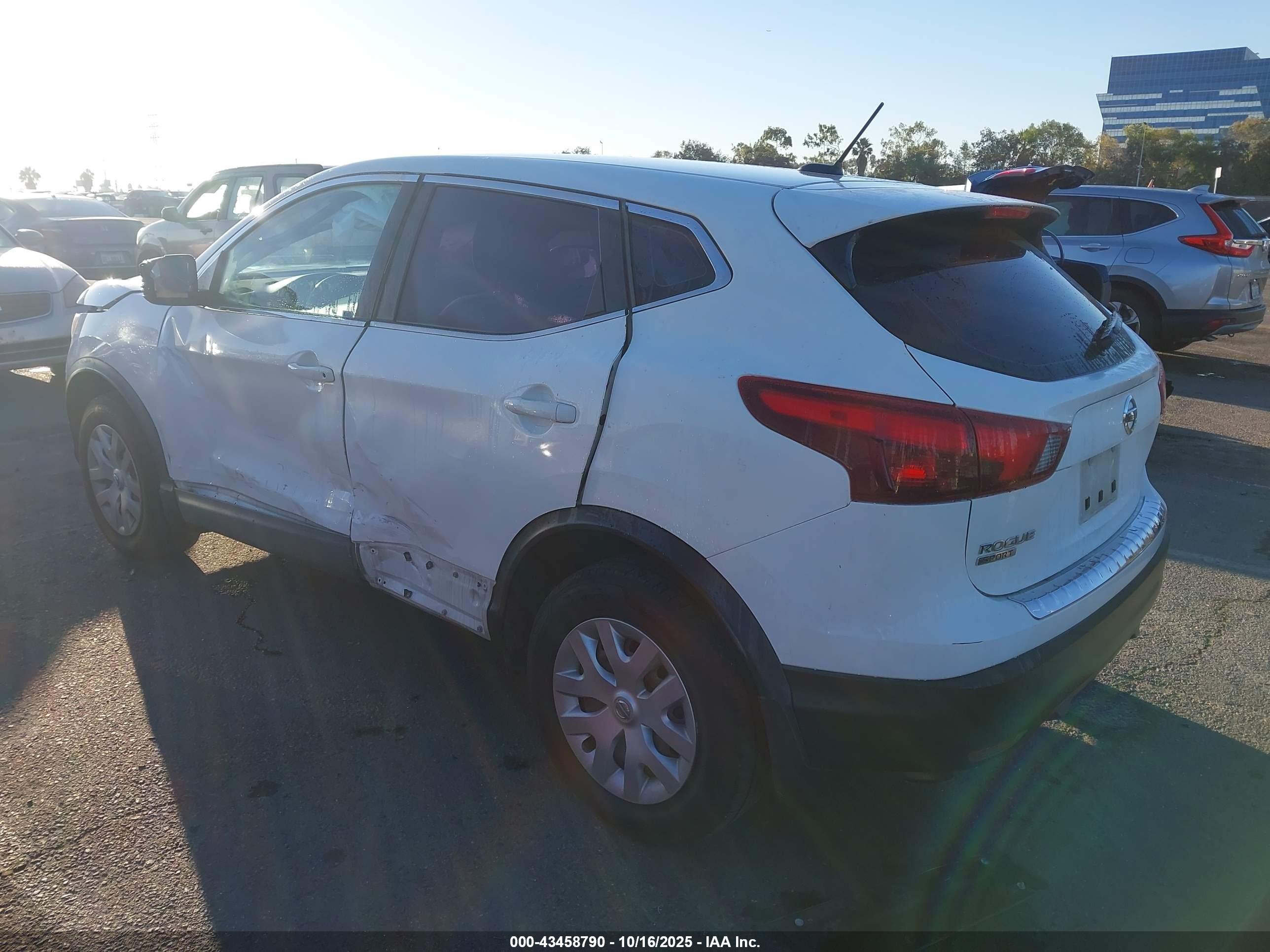 NISSAN ROGUE image 3