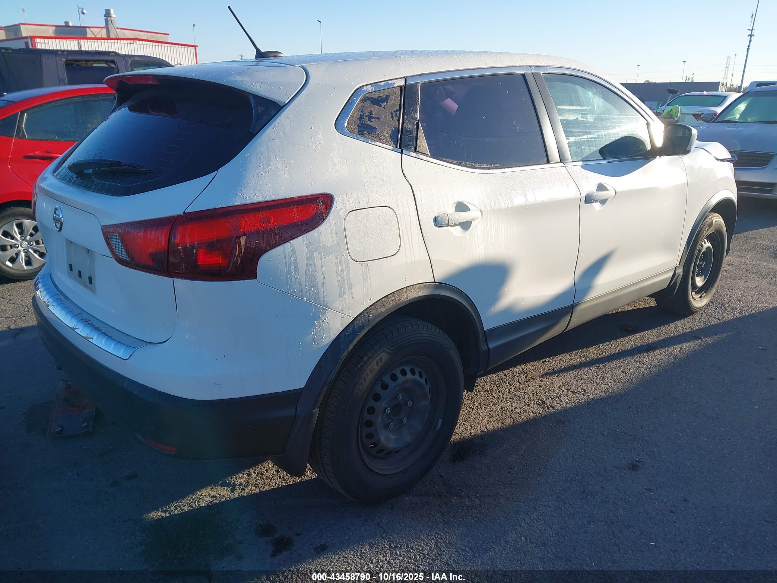 NISSAN ROGUE image 4