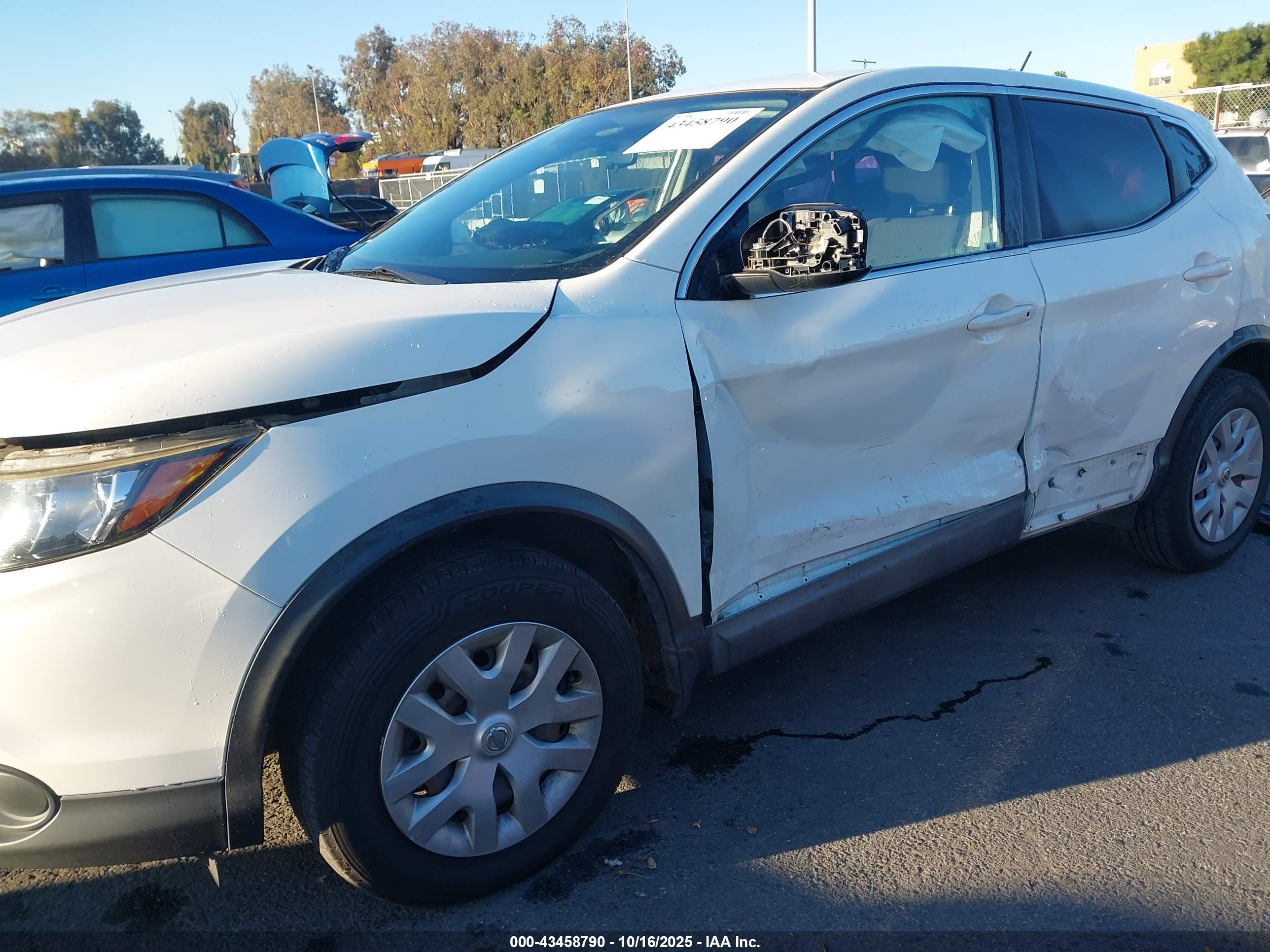 NISSAN ROGUE image 6