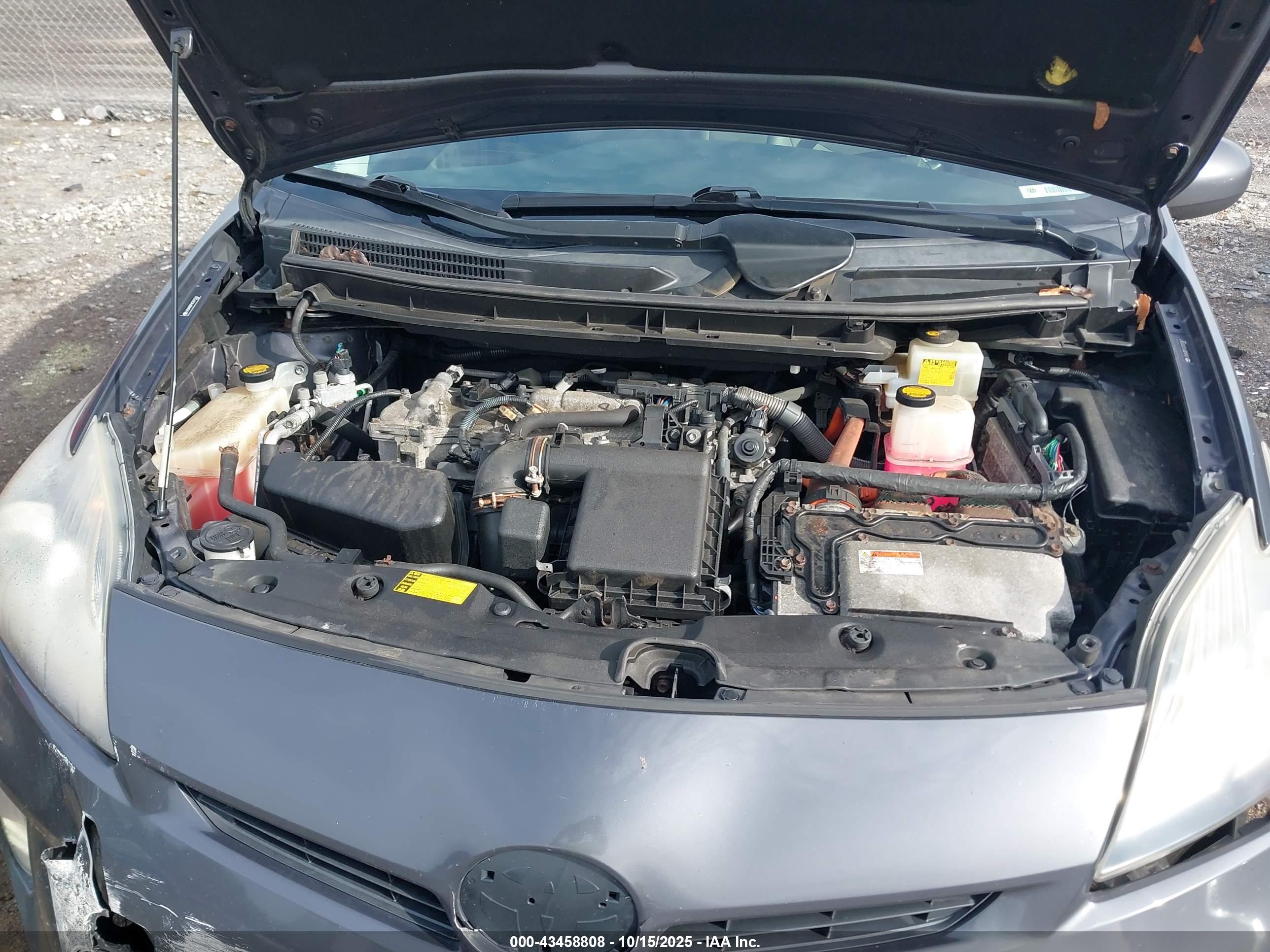 TOYOTA PRIUS image 10