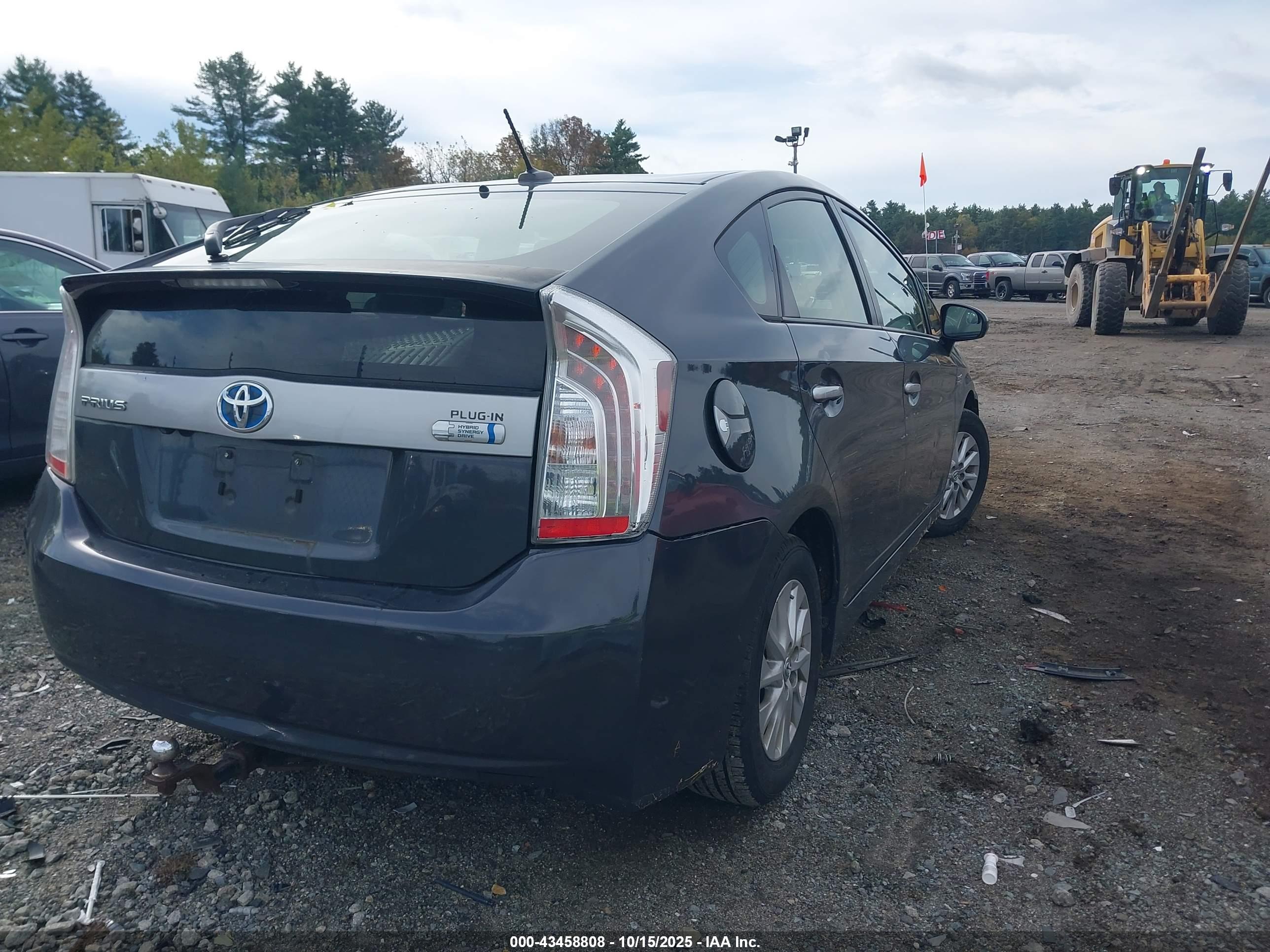 TOYOTA PRIUS image 4