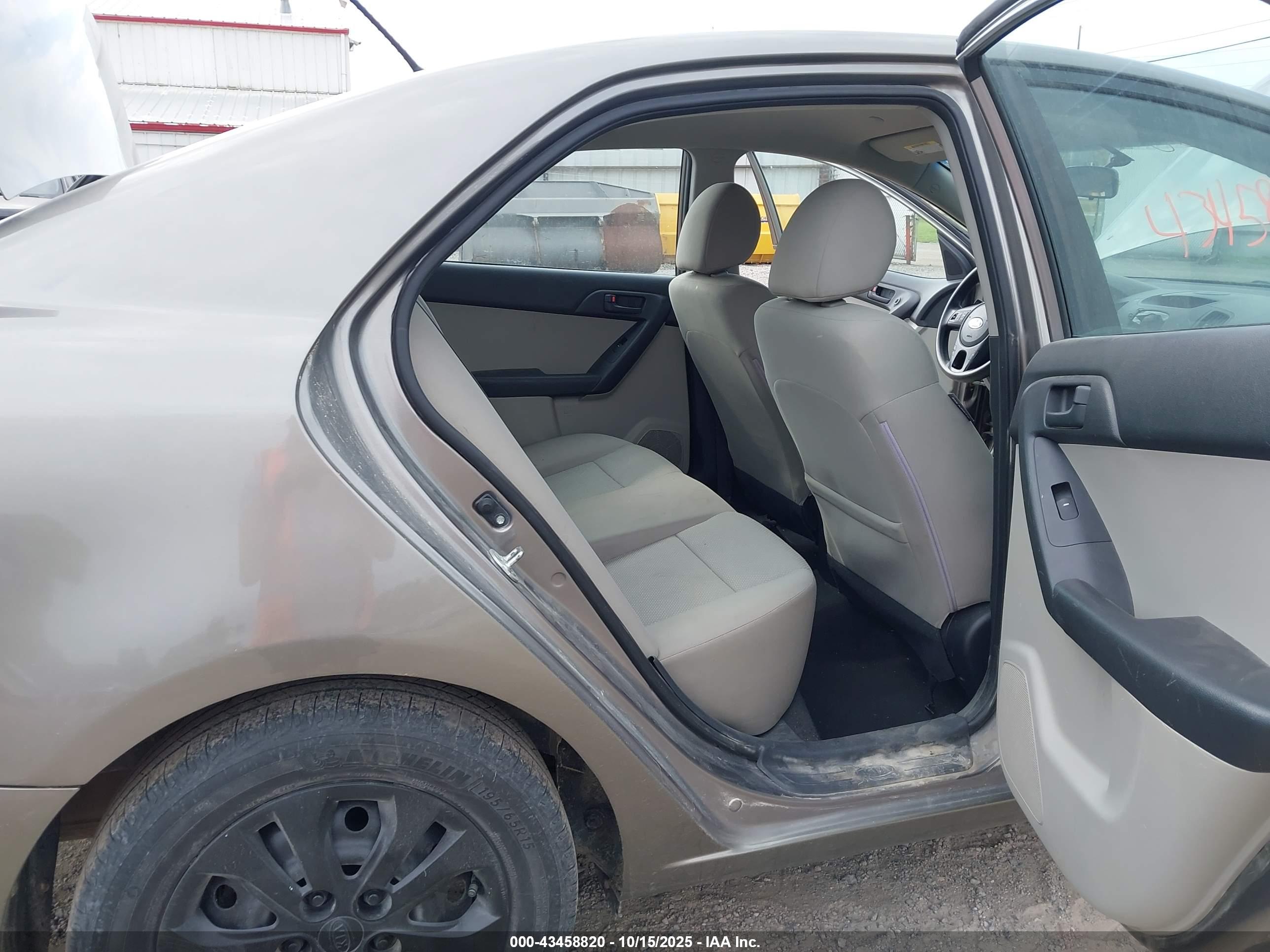 KIA FORTE image 8