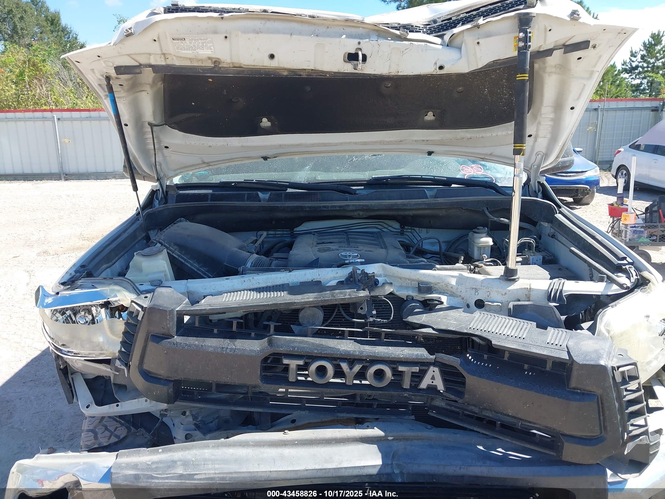 TOYOTA TUNDRA image 10