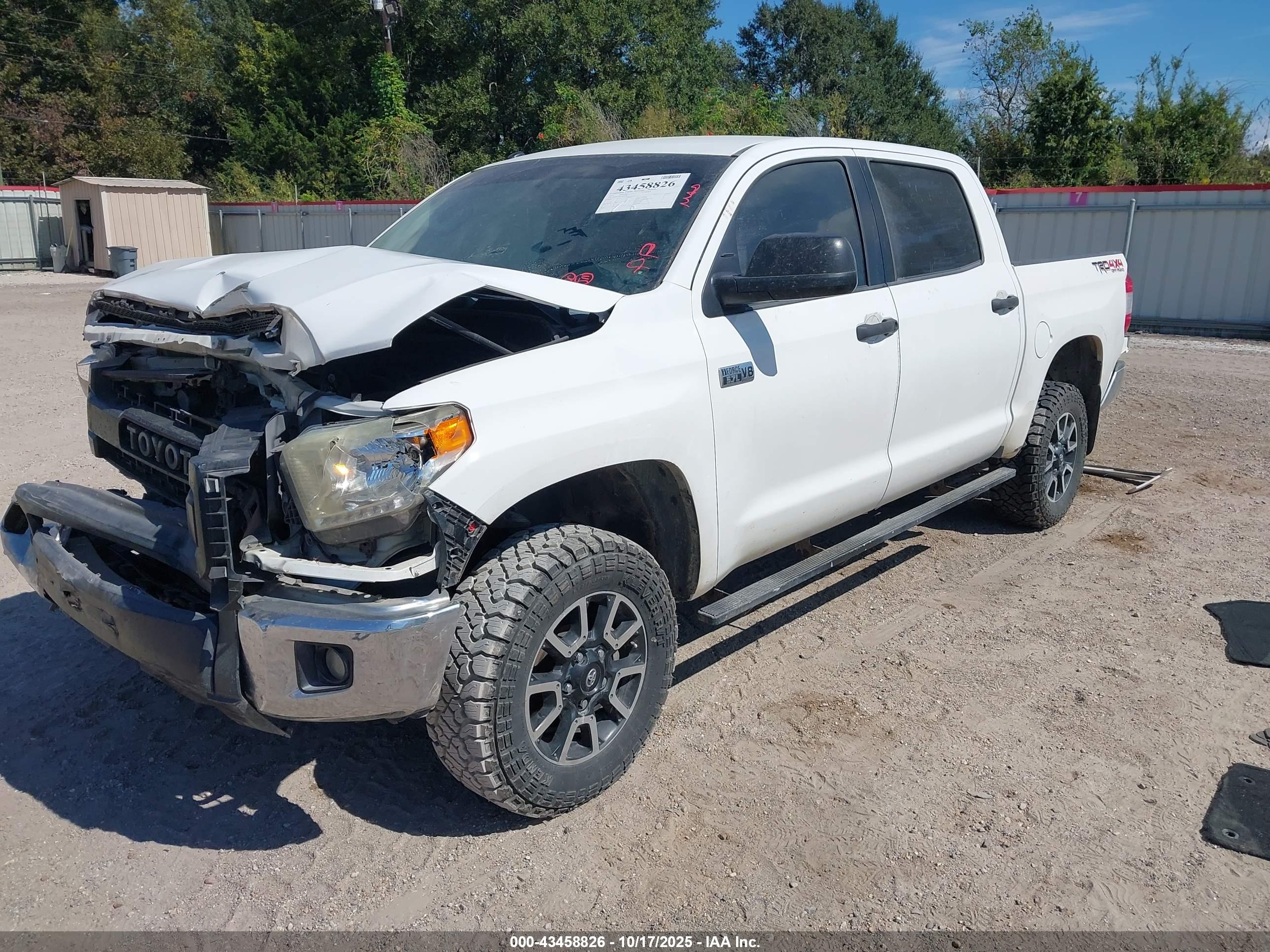 TOYOTA TUNDRA image 2
