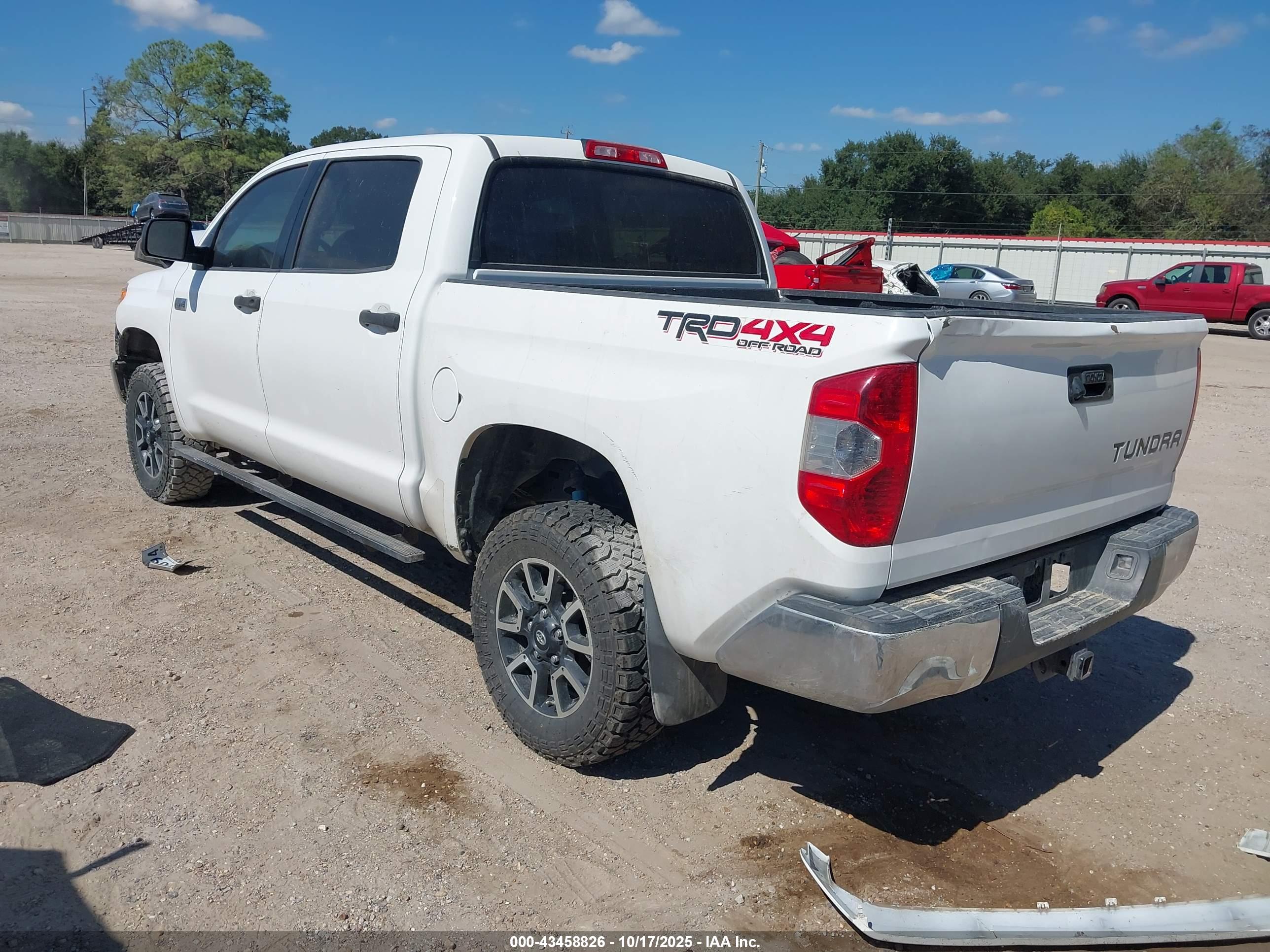 TOYOTA TUNDRA image 3