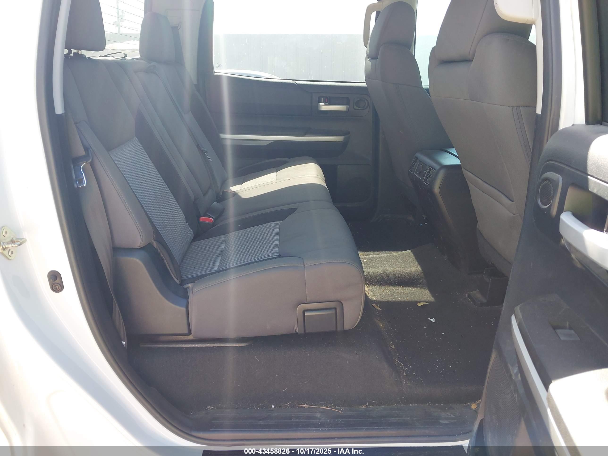TOYOTA TUNDRA image 8