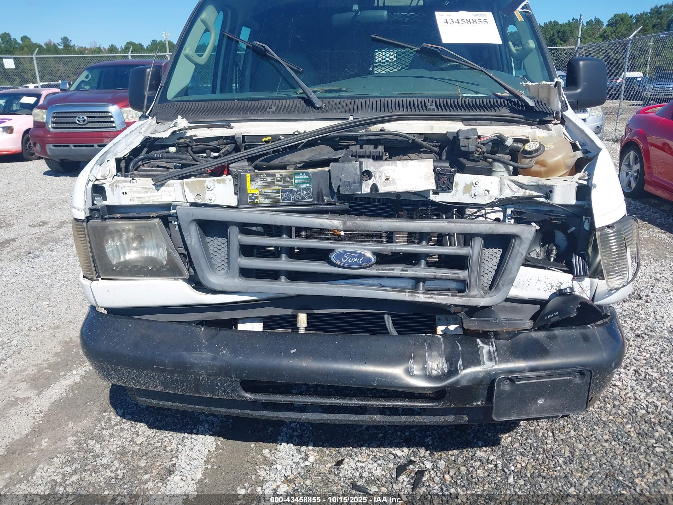 FORD E-150 image 6