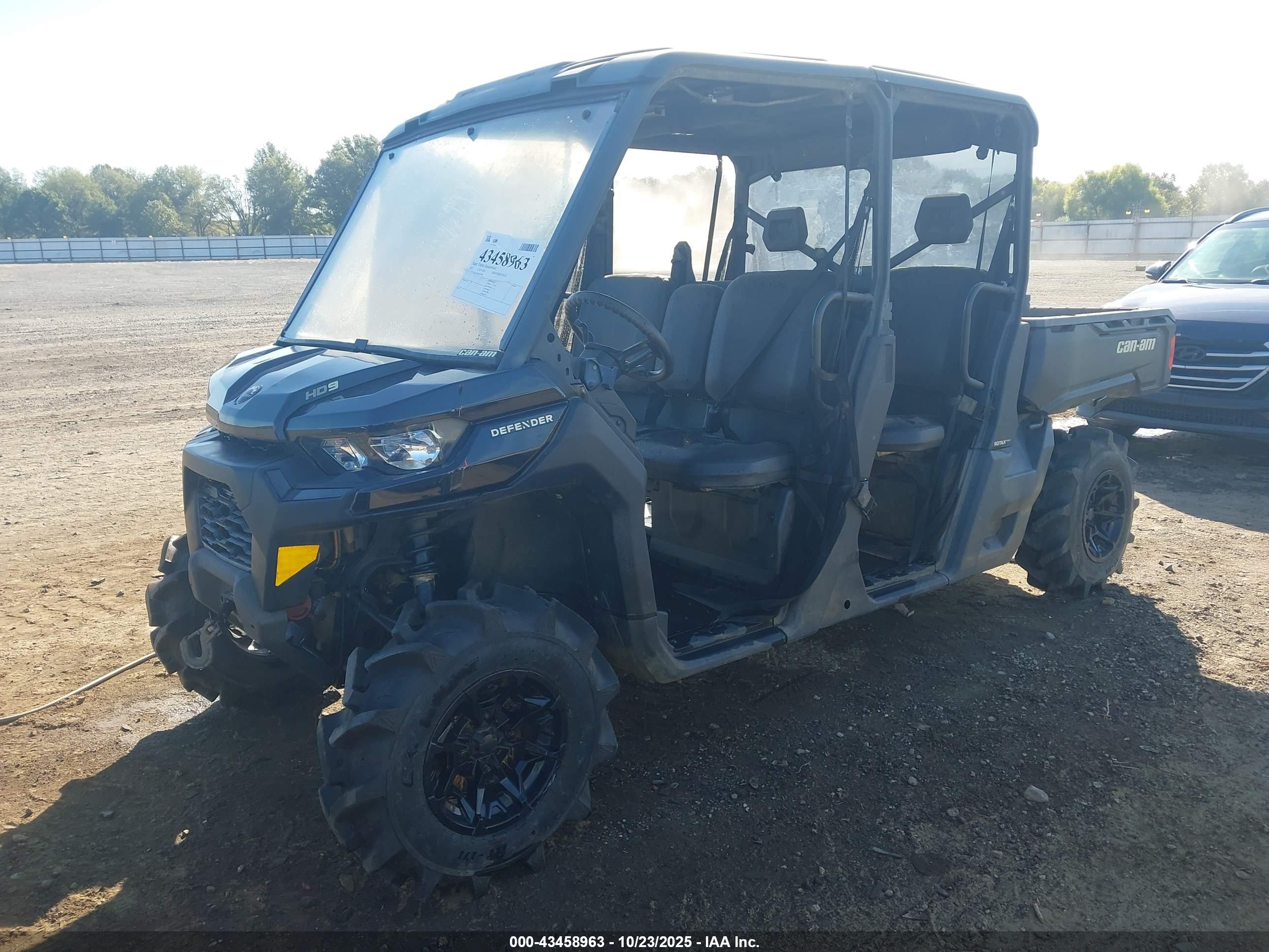 CAN-AM DEFENDER image 2