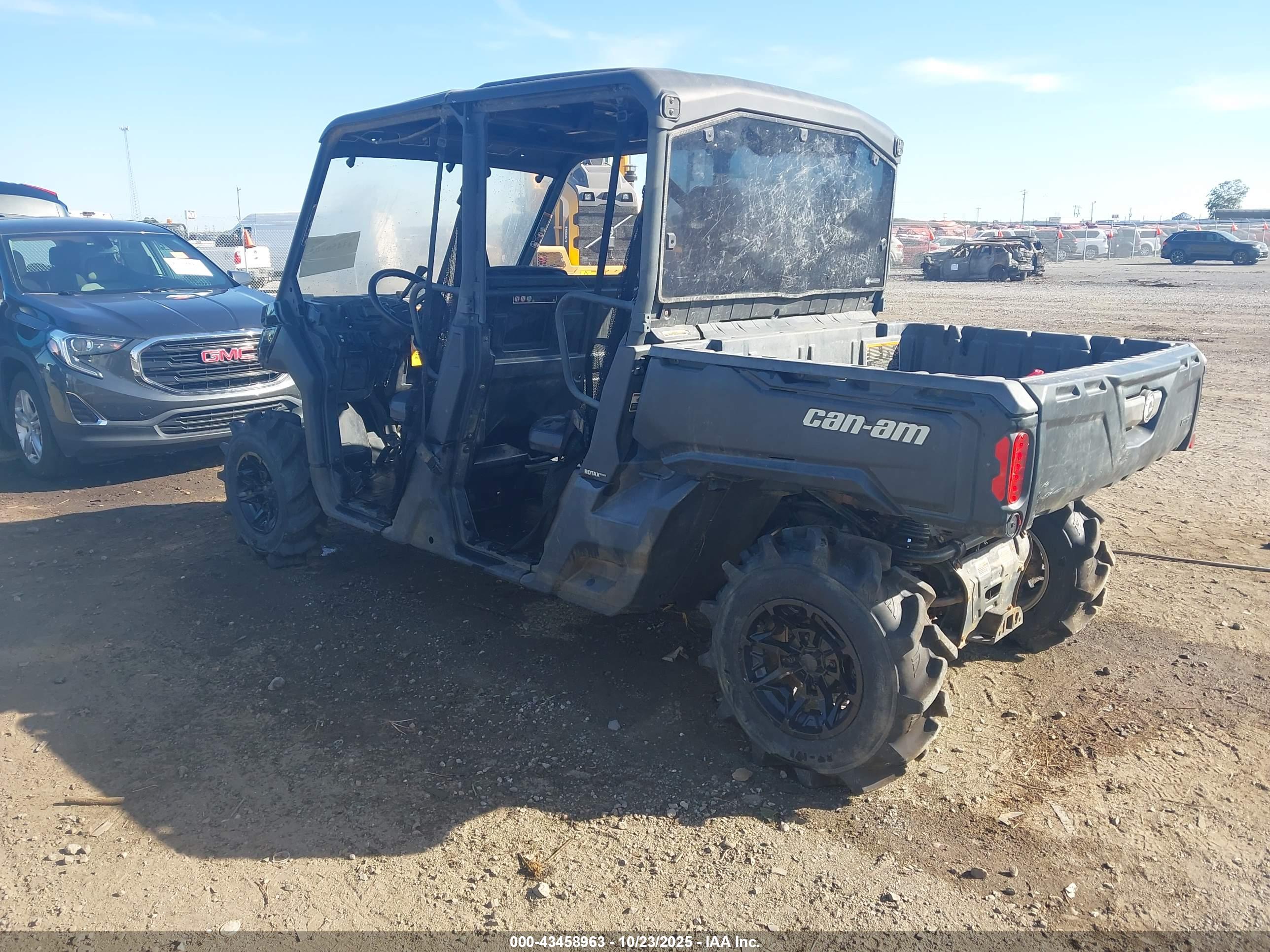 CAN-AM DEFENDER image 3