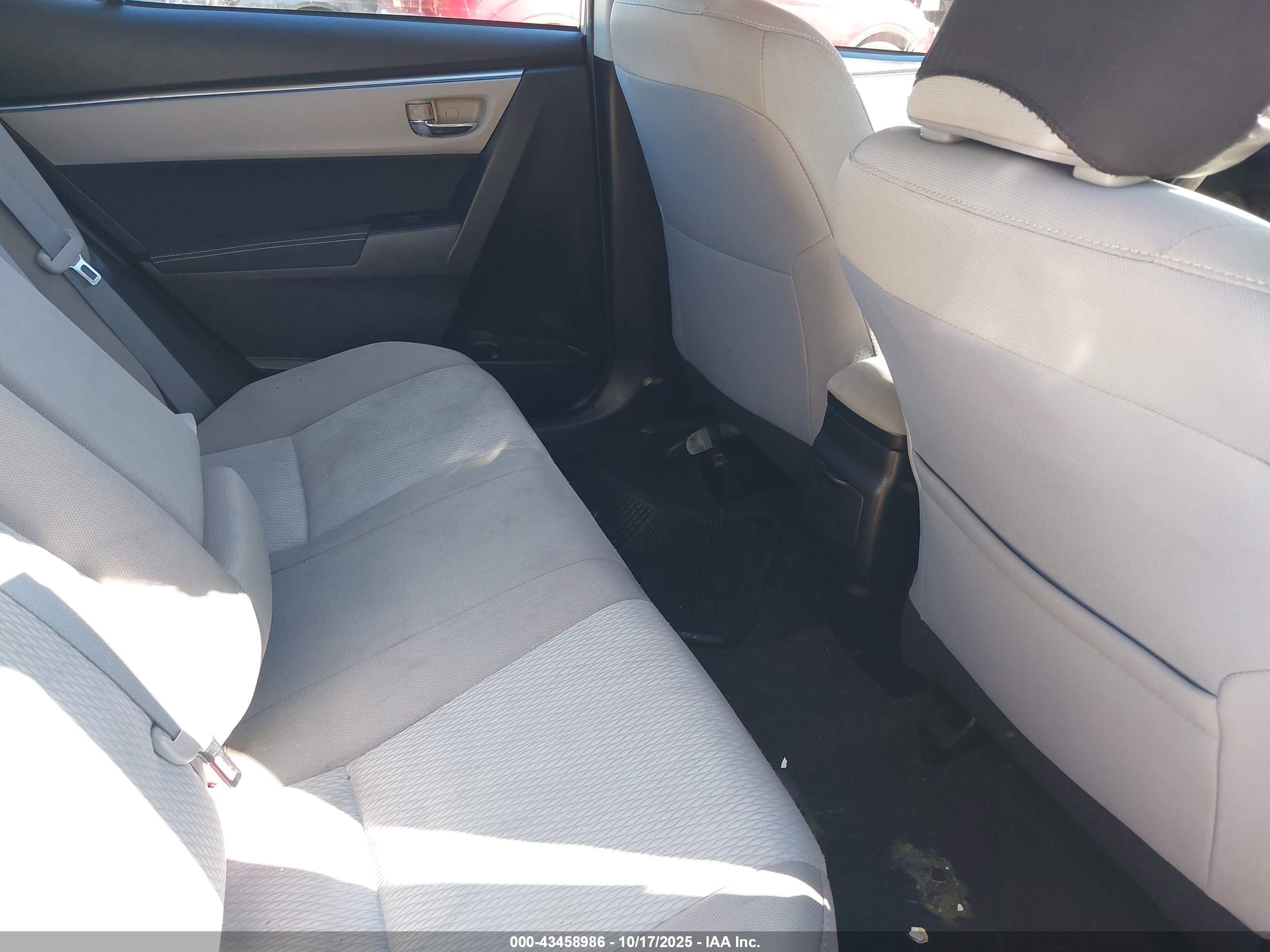 TOYOTA COROLLA image 8
