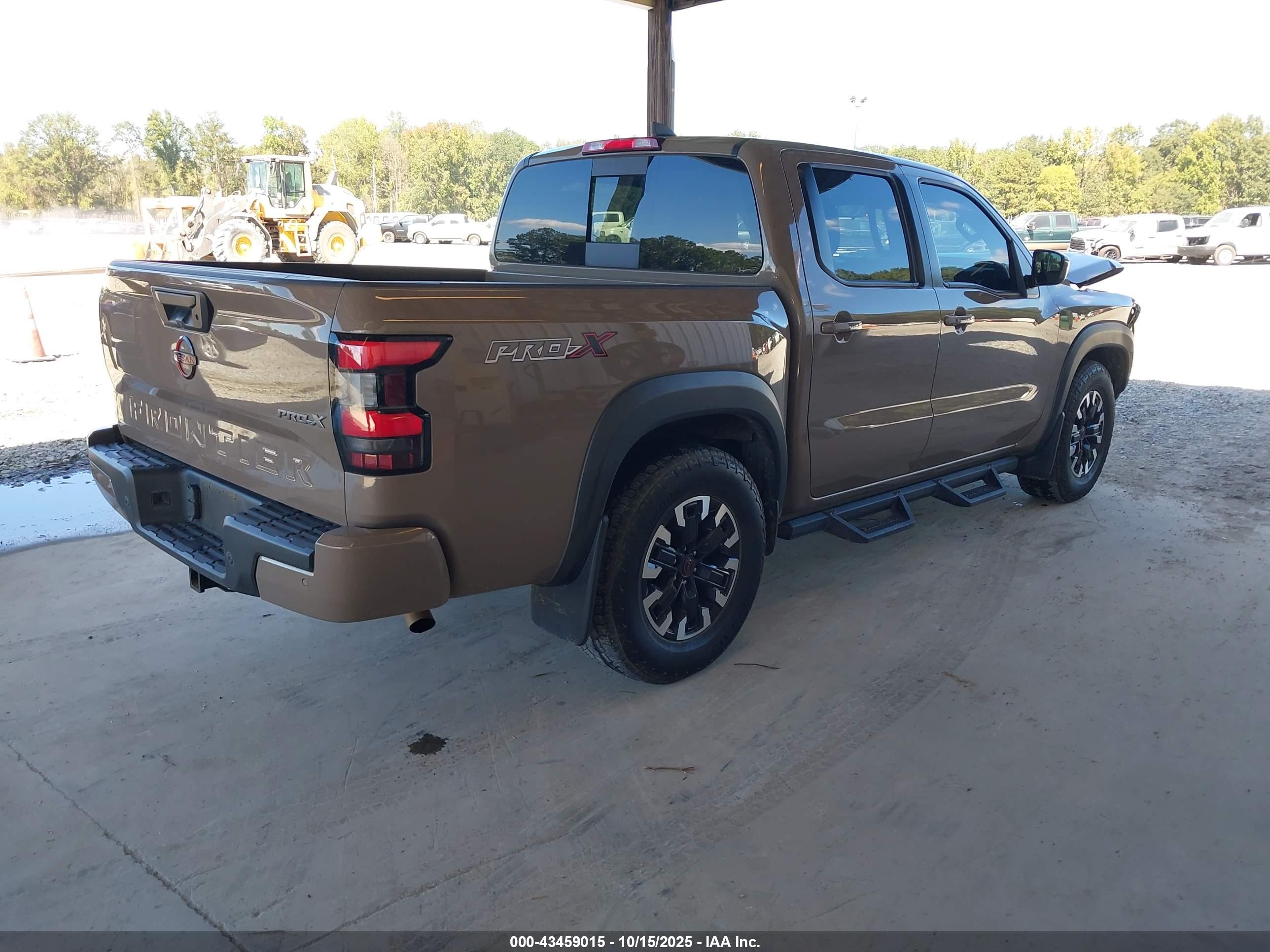 NISSAN FRONTIER image 4