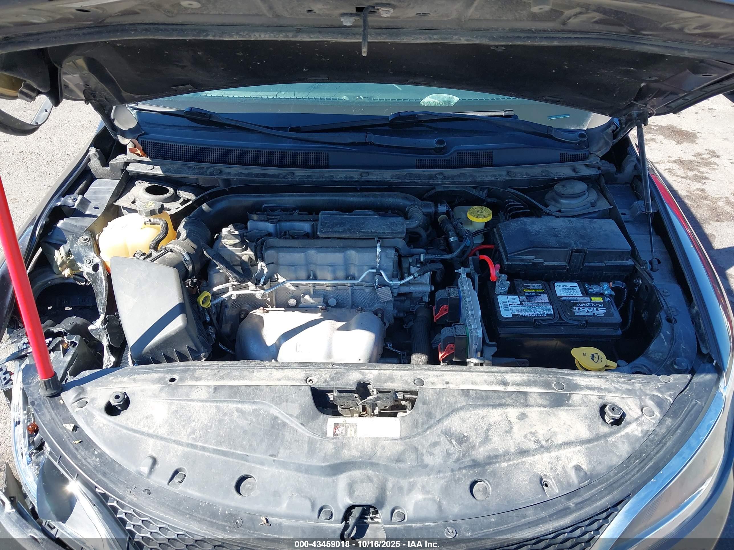CHRYSLER 200 image 10