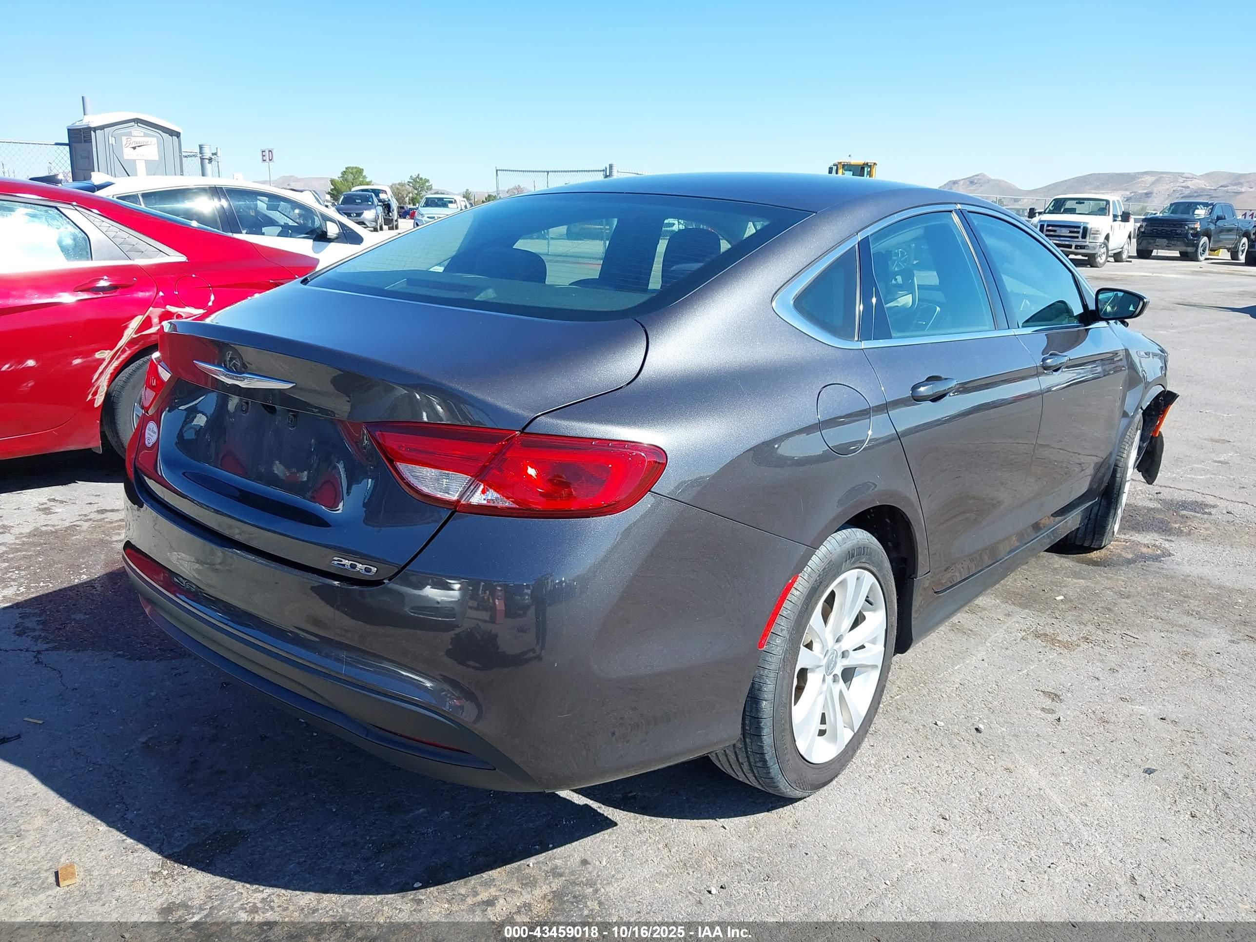 CHRYSLER 200 image 4