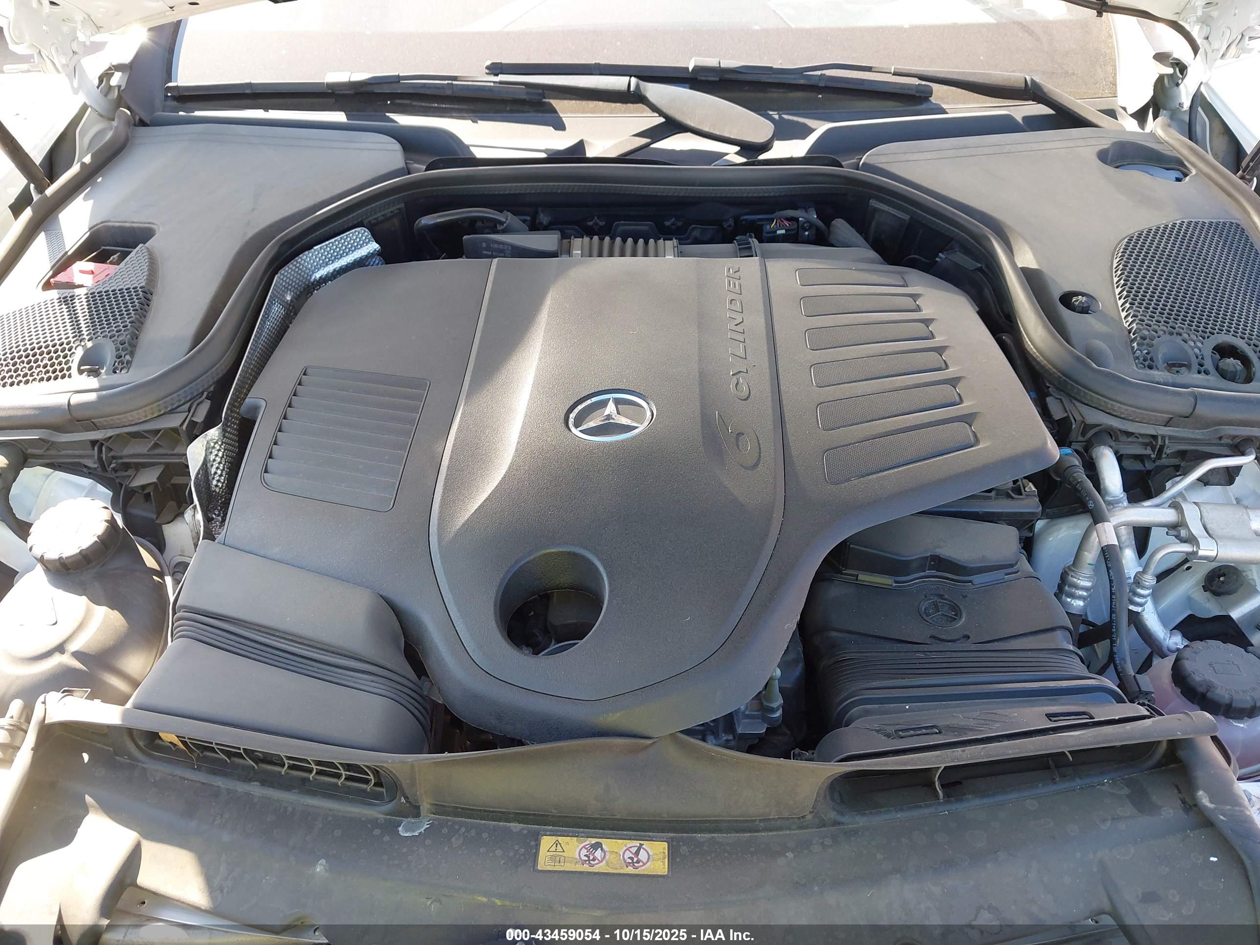 MERCEDES-BENZ E image 10