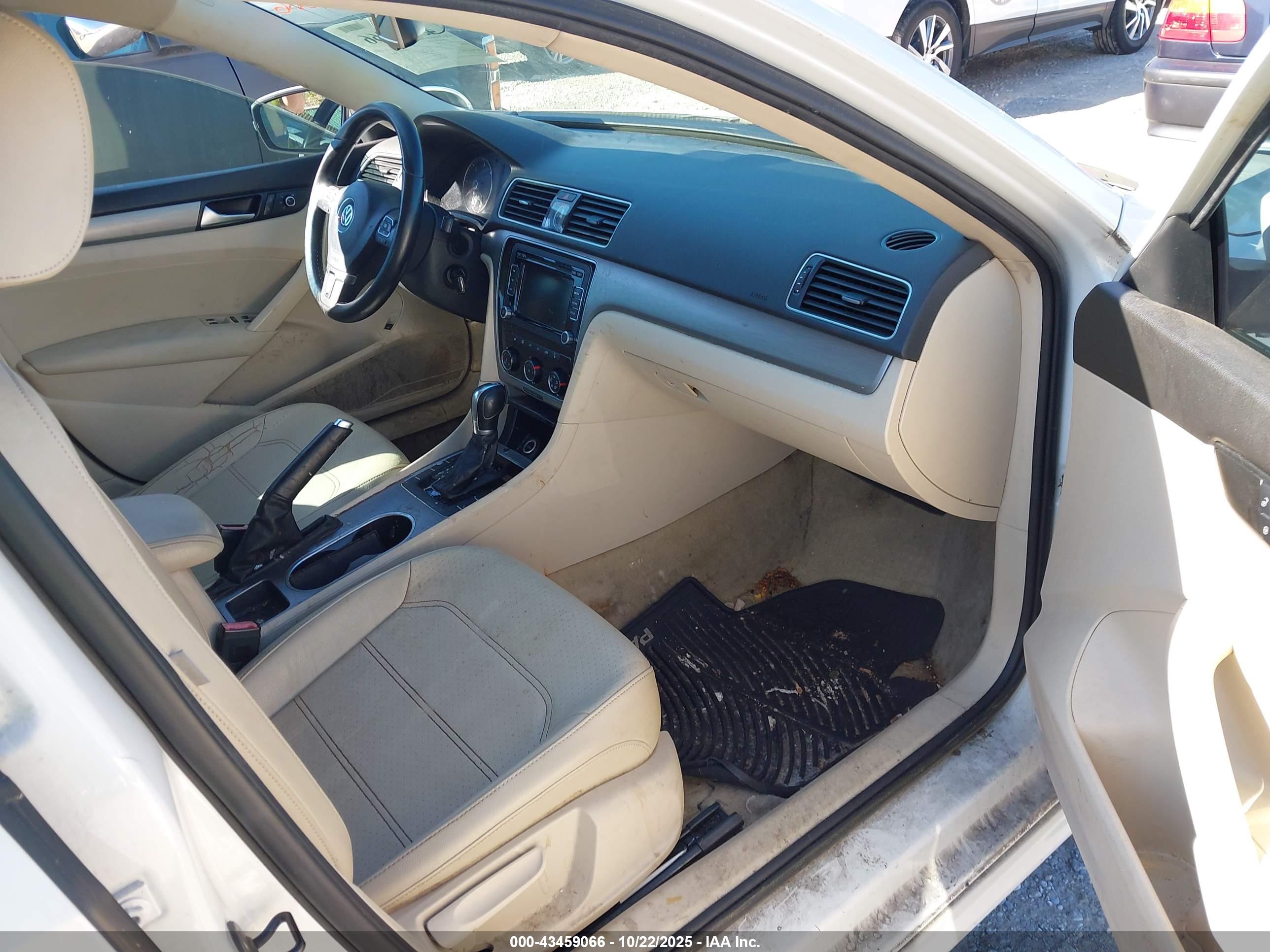 VOLKSWAGEN PASSAT image 5