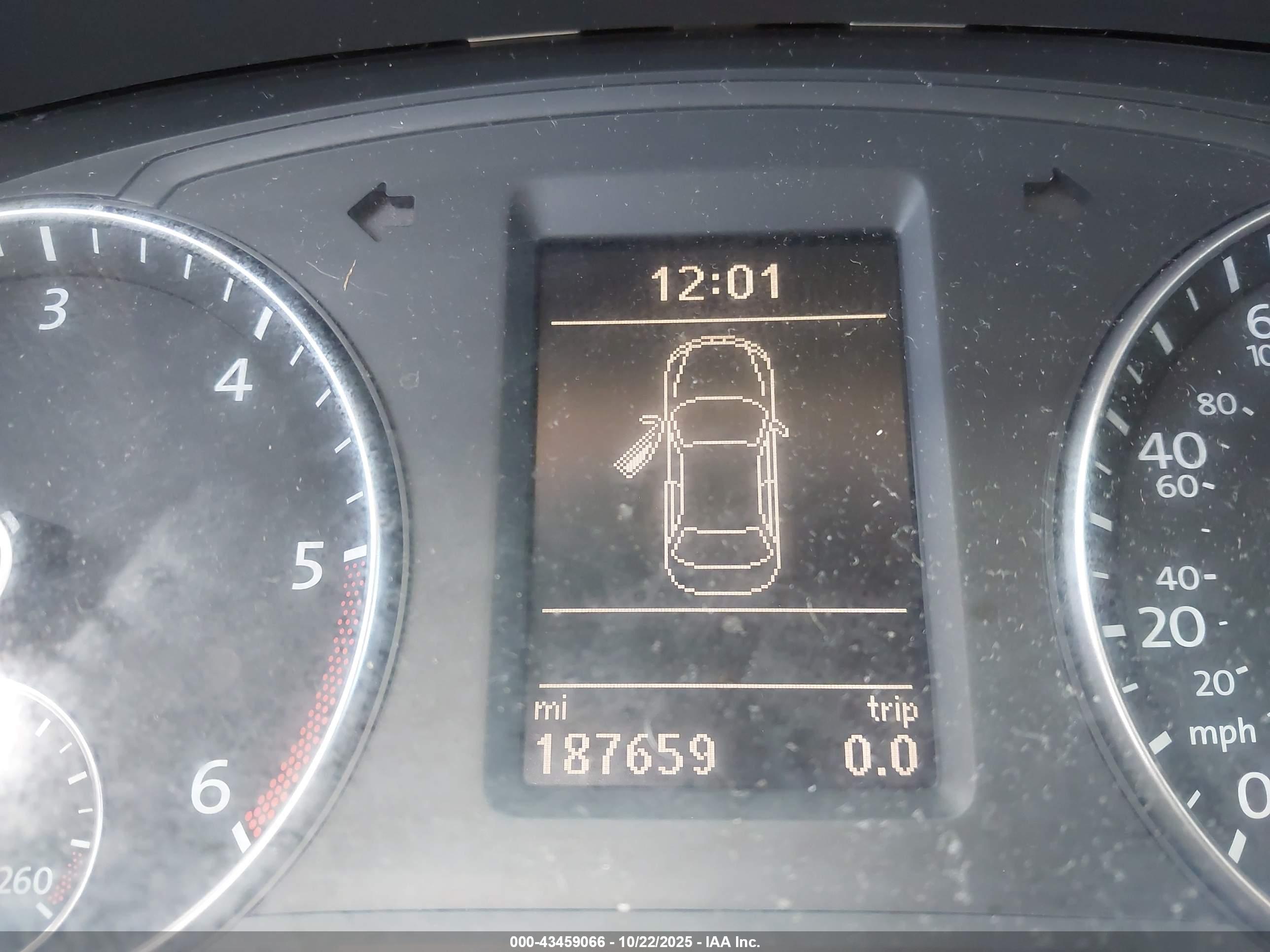 VOLKSWAGEN PASSAT image 7