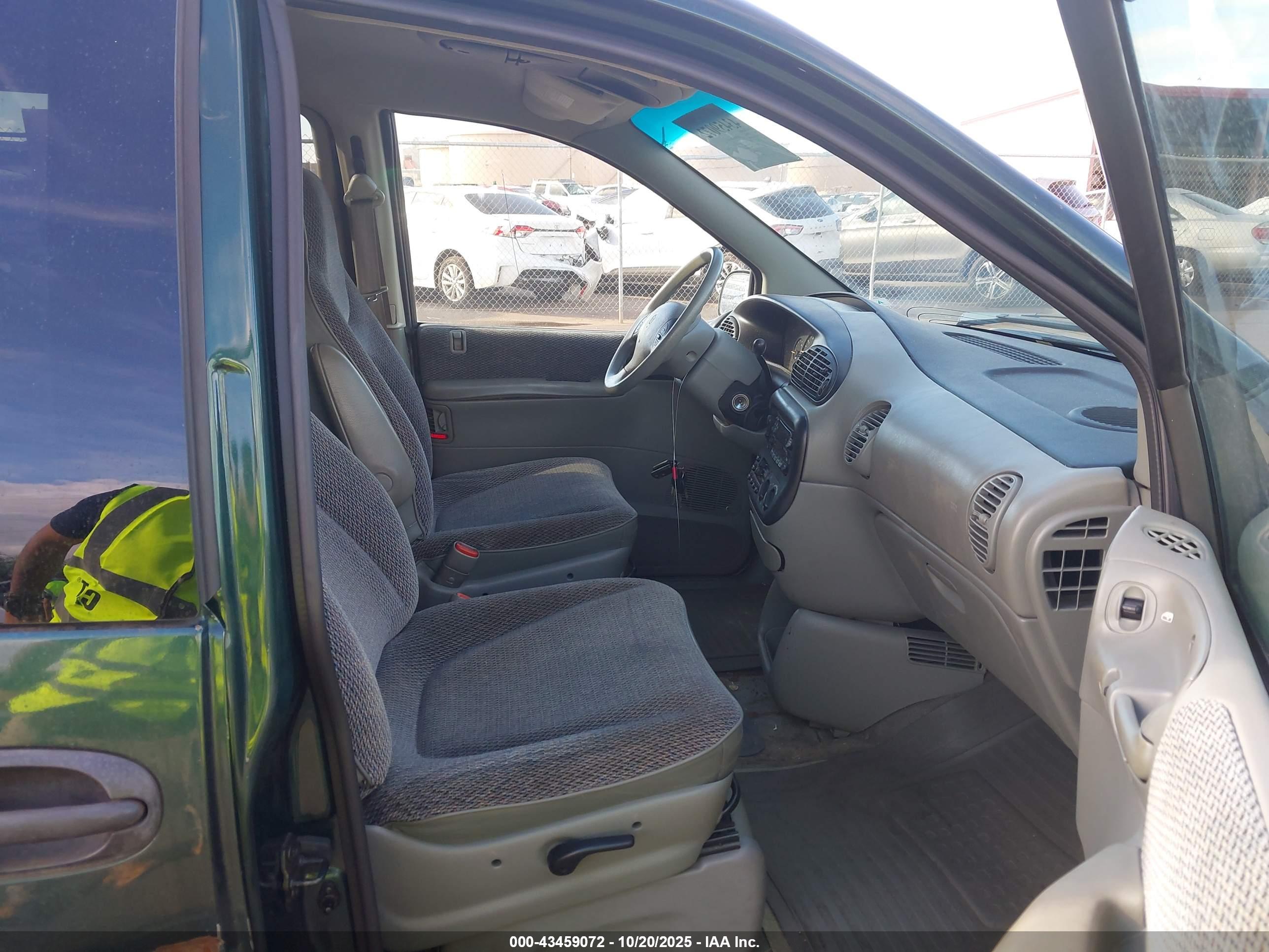 DODGE GRAND image 5