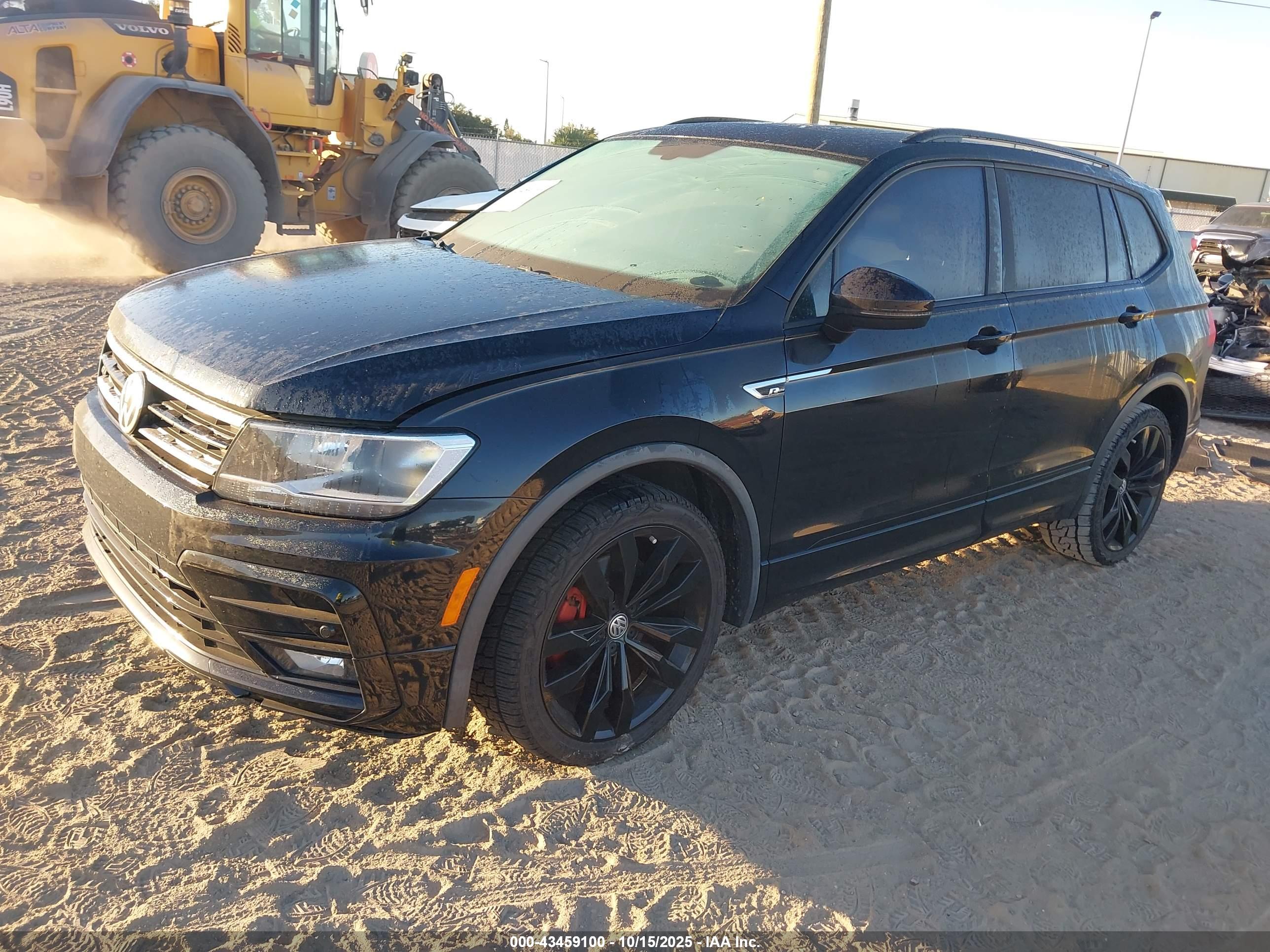 VOLKSWAGEN TIGUAN image 2