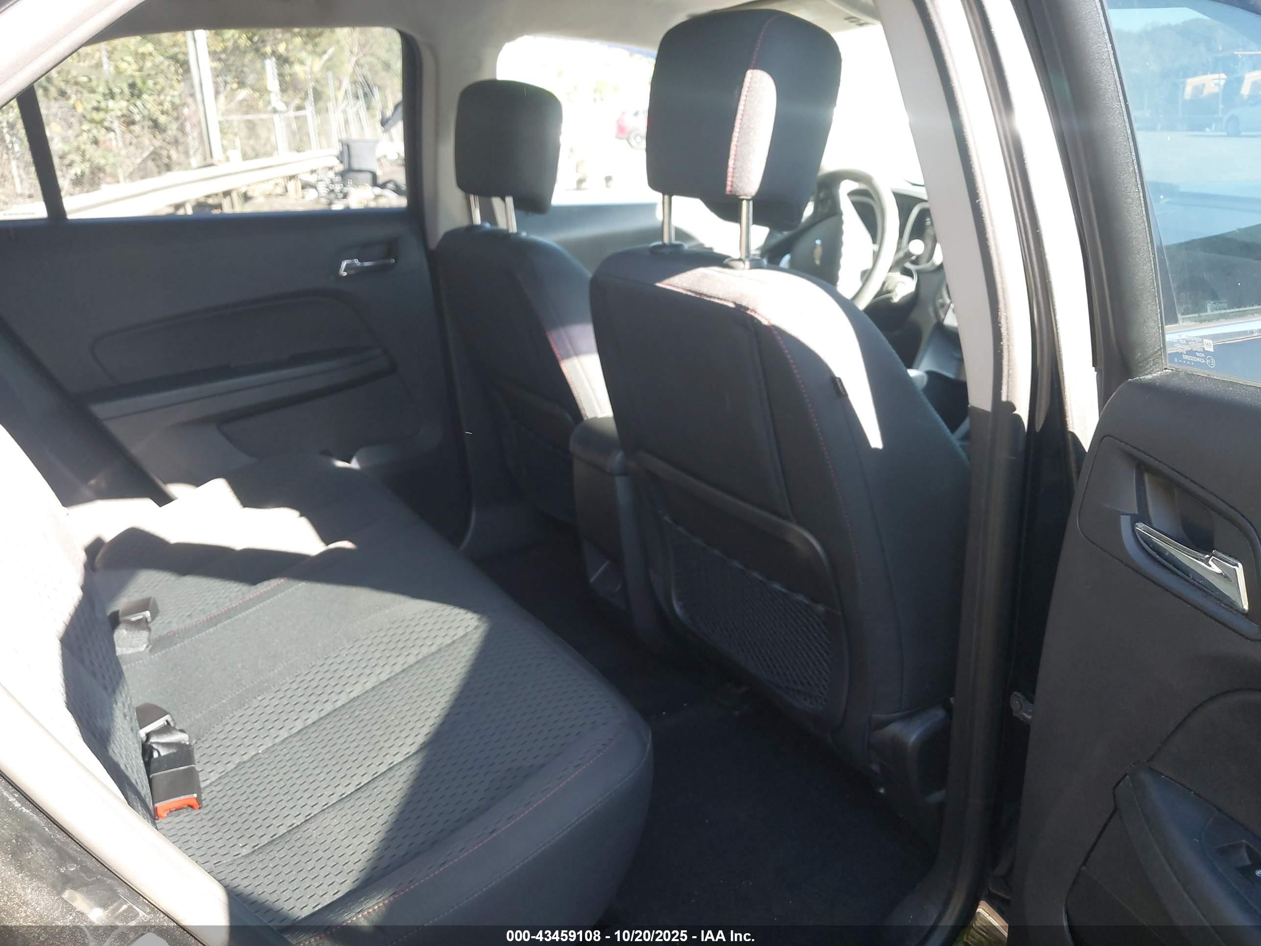 CHEVROLET EQUINOX image 8
