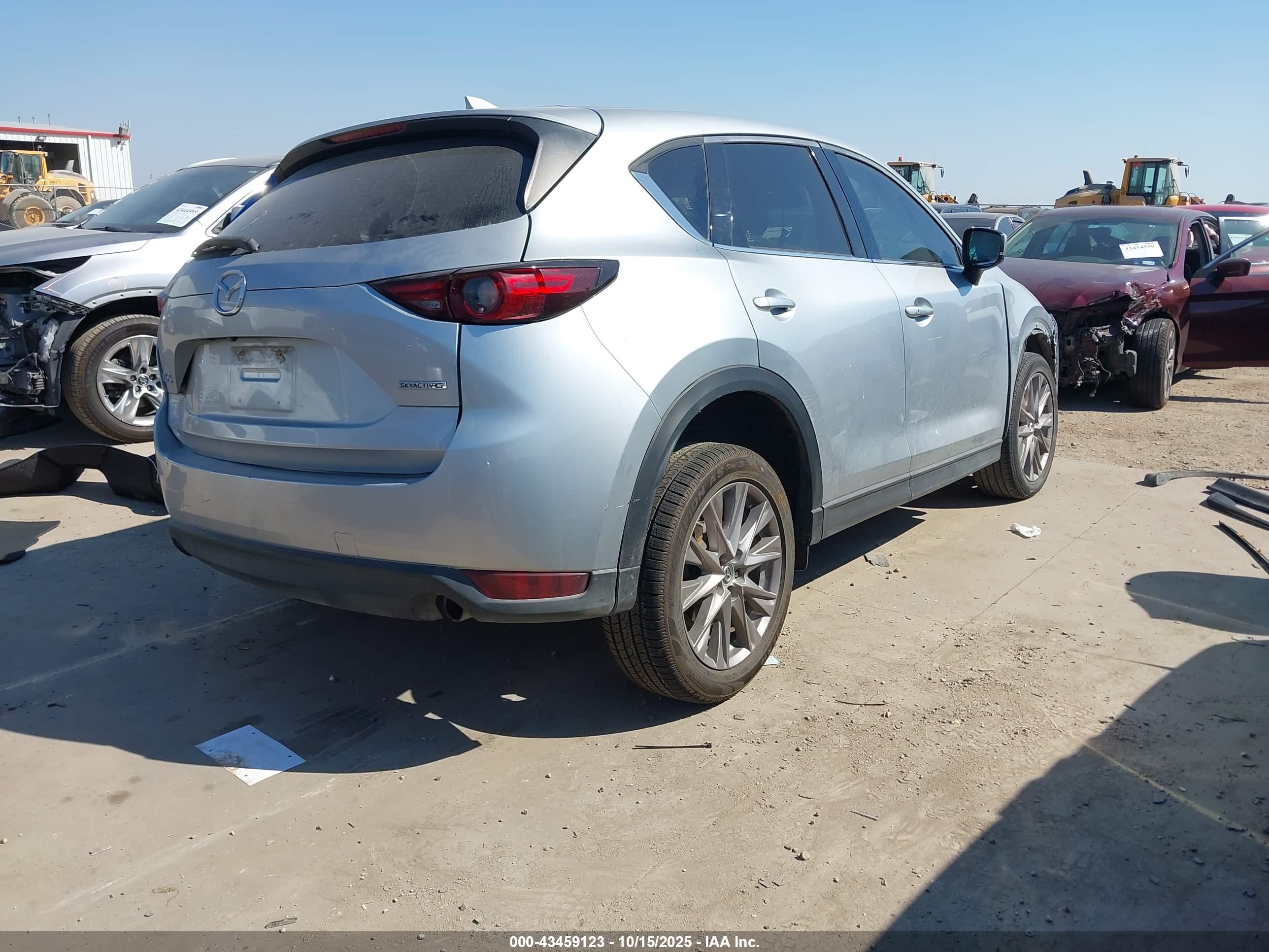 MAZDA CX-5 image 4