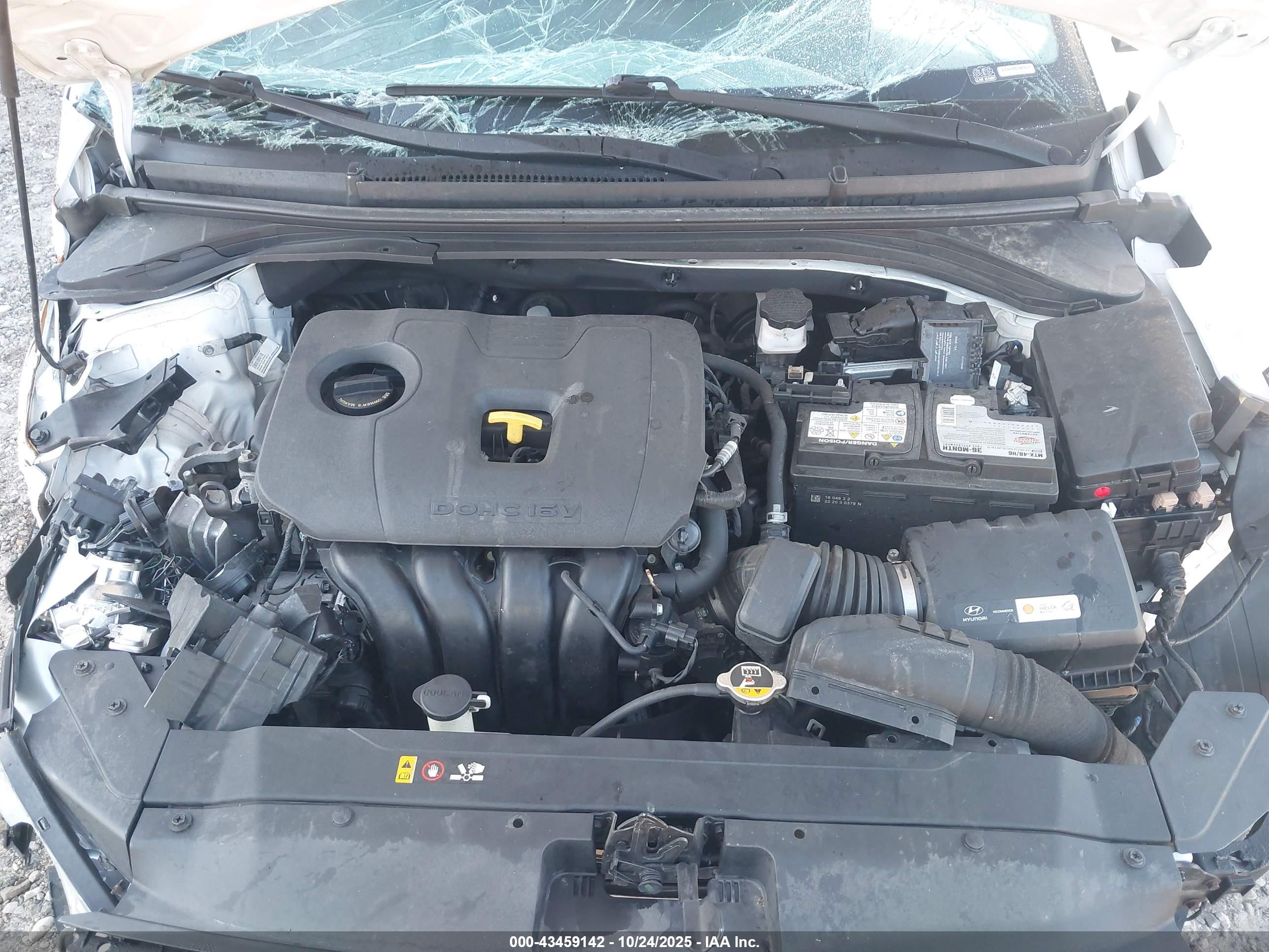 HYUNDAI ELANTRA image 10