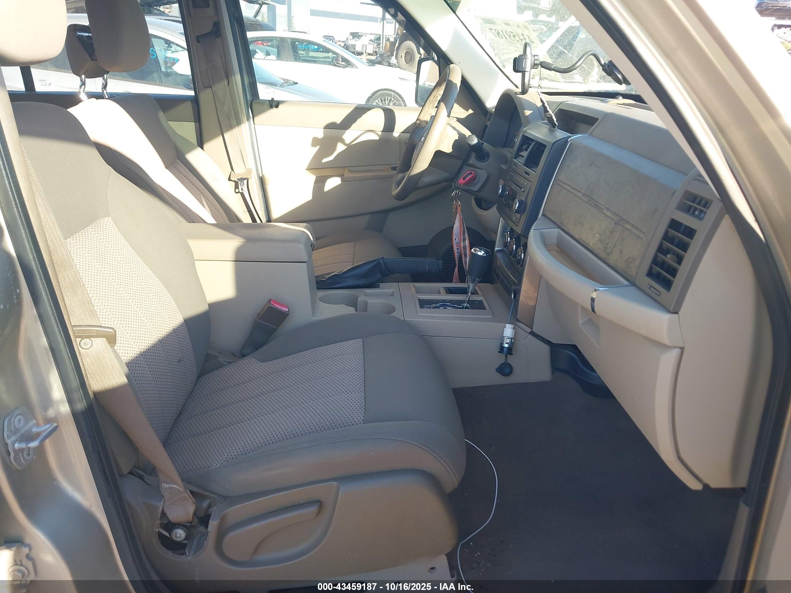 JEEP LIBERTY image 5