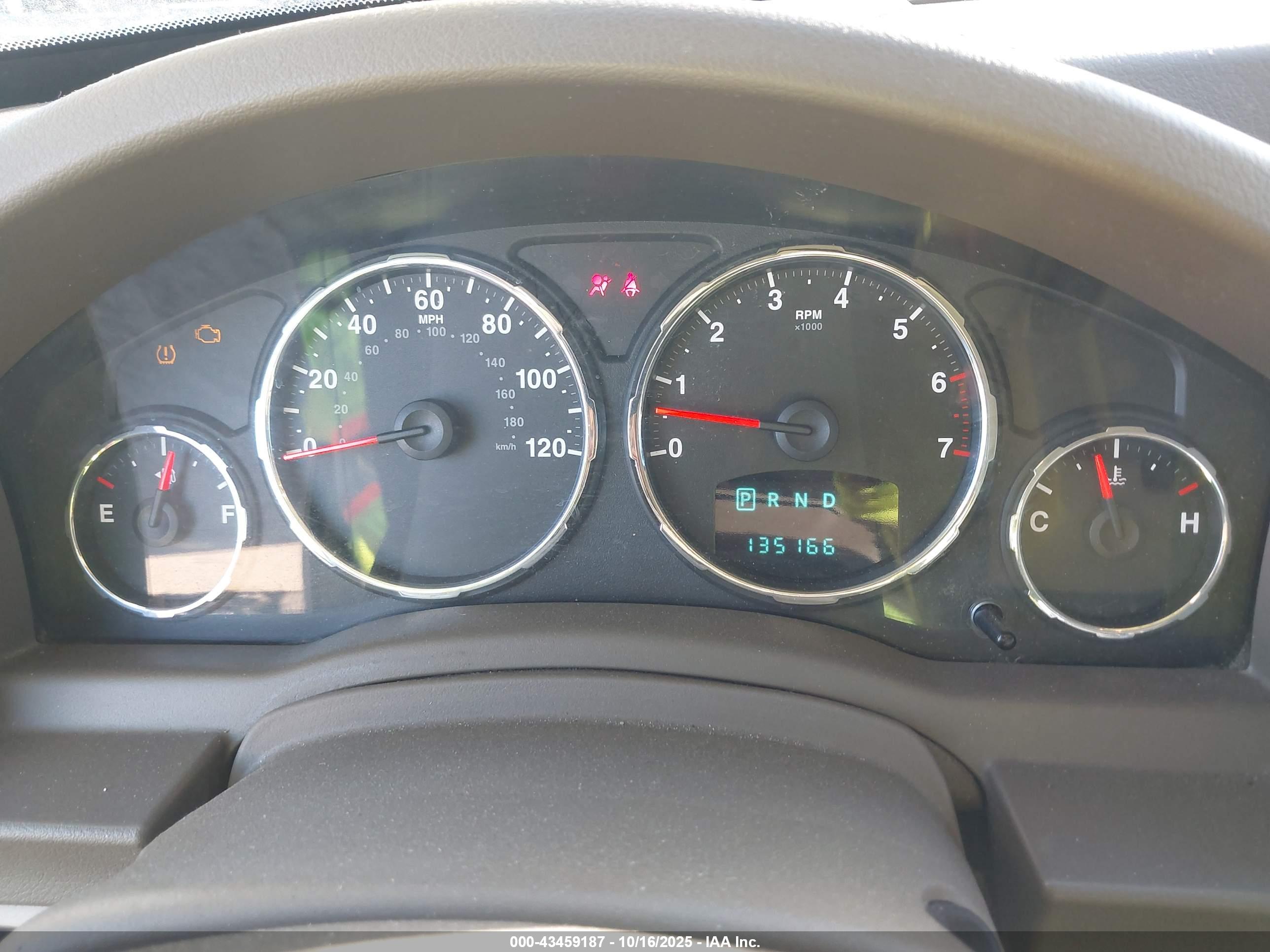 JEEP LIBERTY image 7