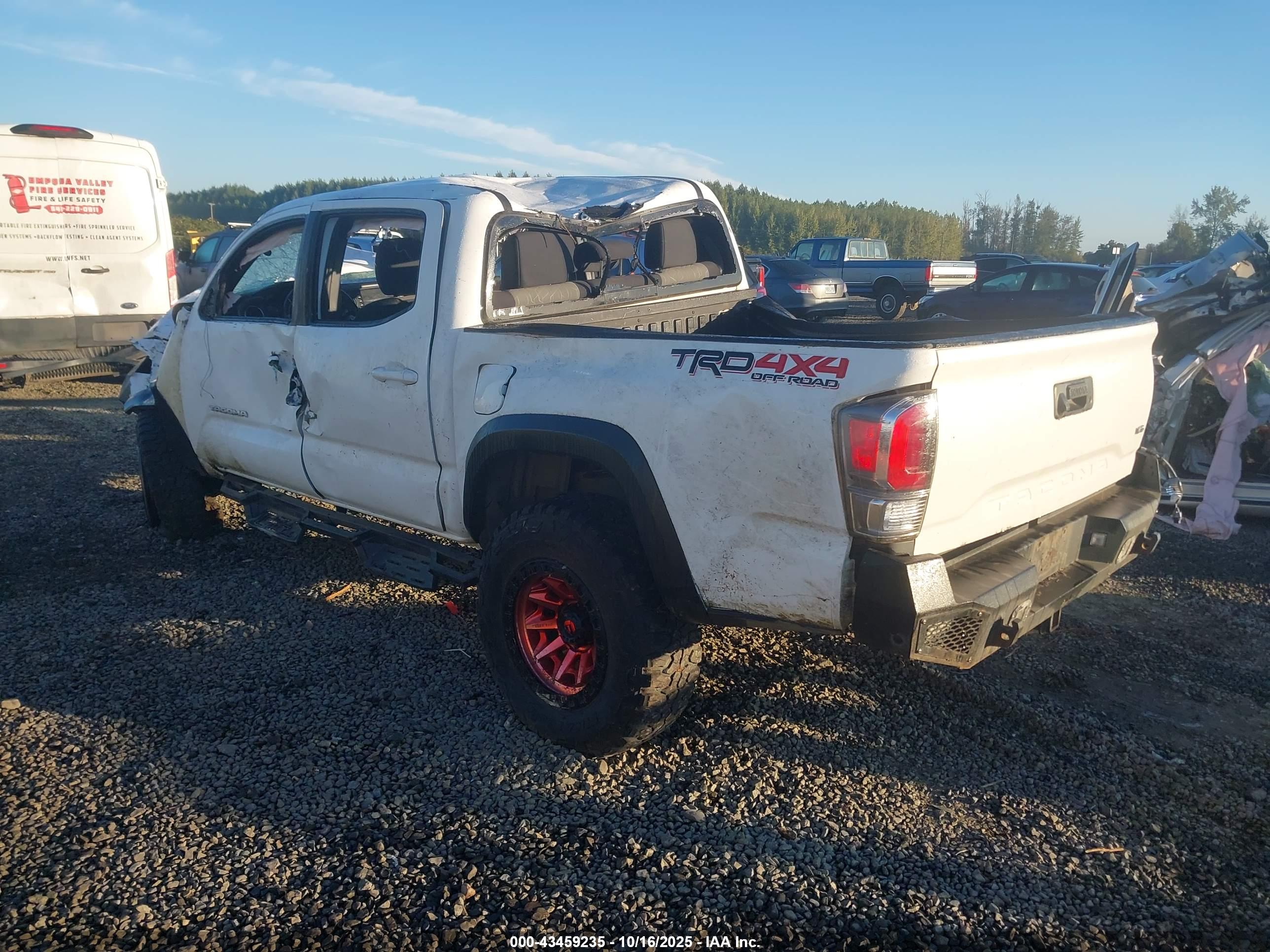 TOYOTA TACOMA image 3