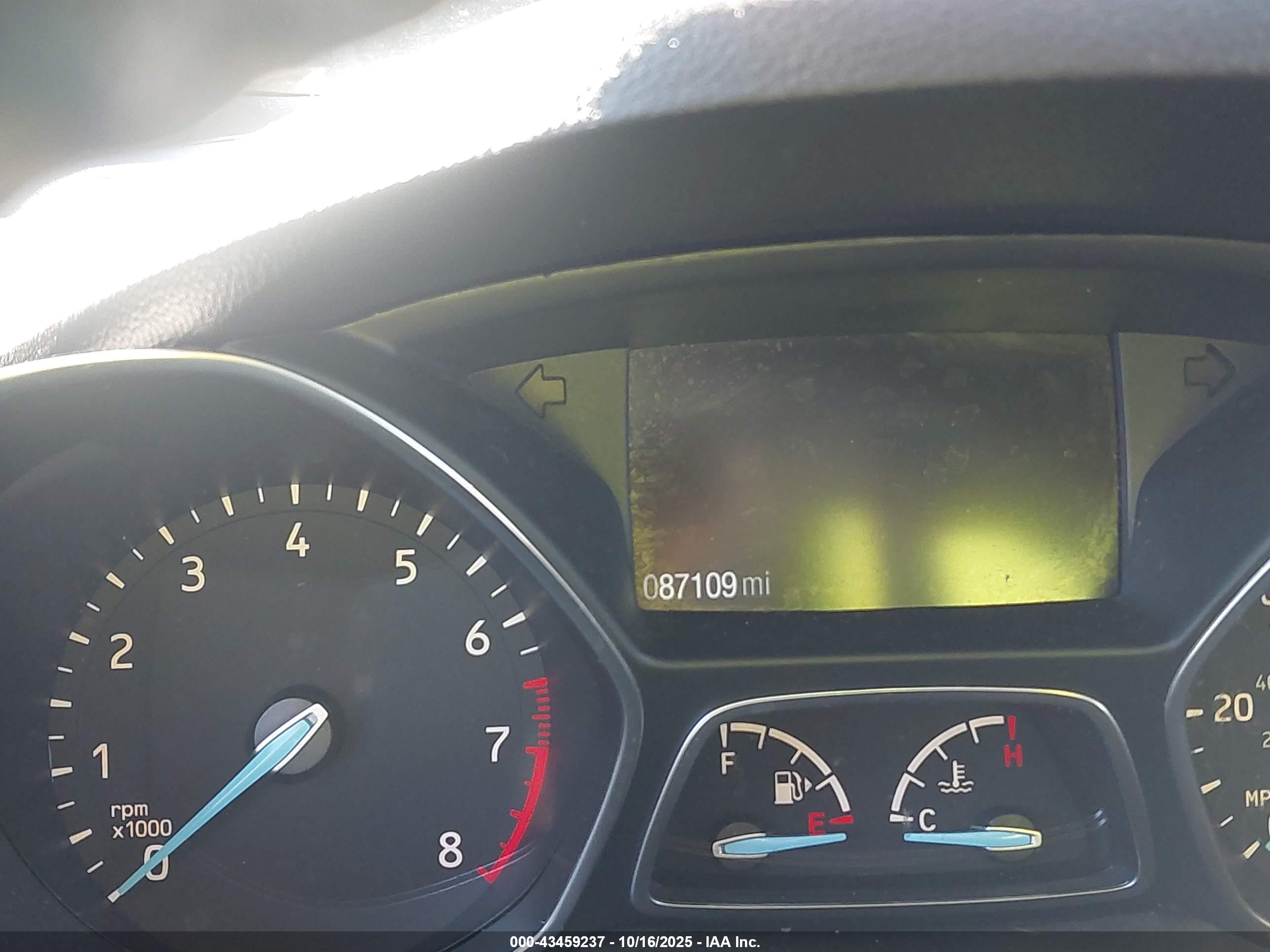 FORD ESCAPE image 7