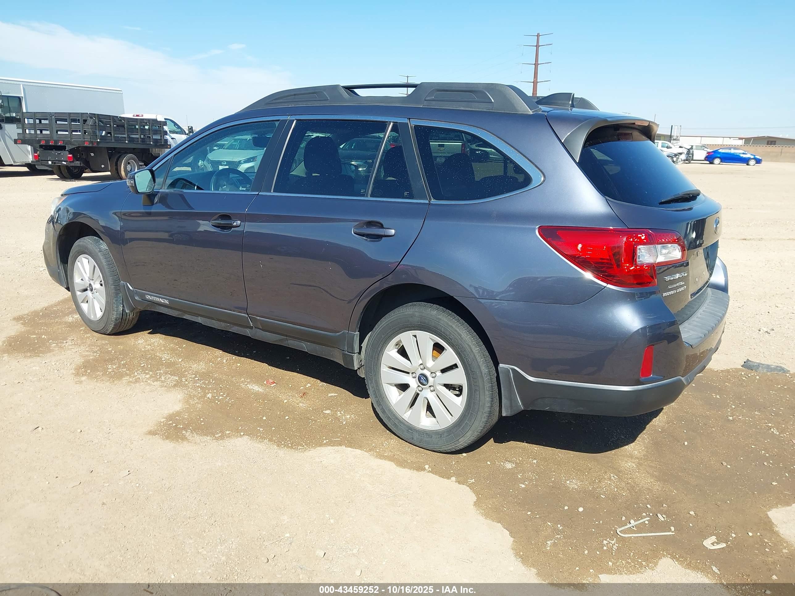 SUBARU OUTBACK image 3