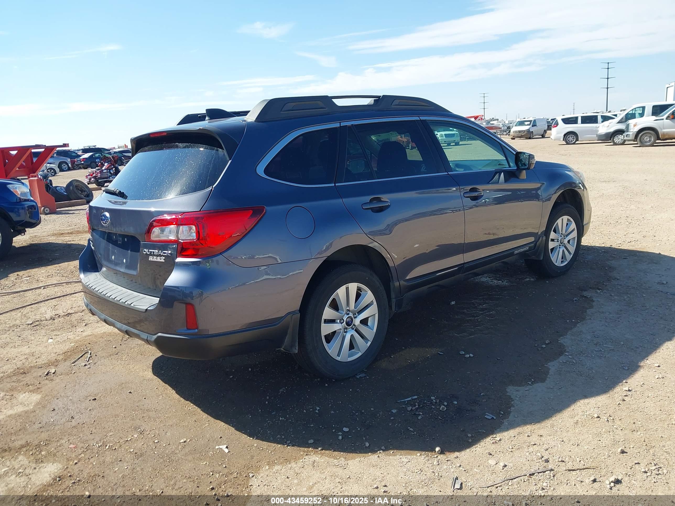 SUBARU OUTBACK image 4